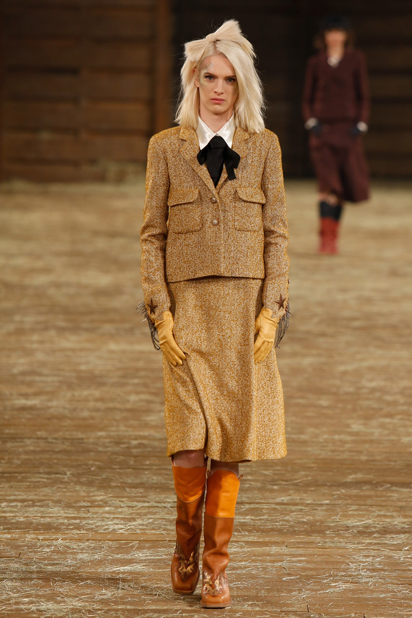 Chanel F/W 14 Look 3