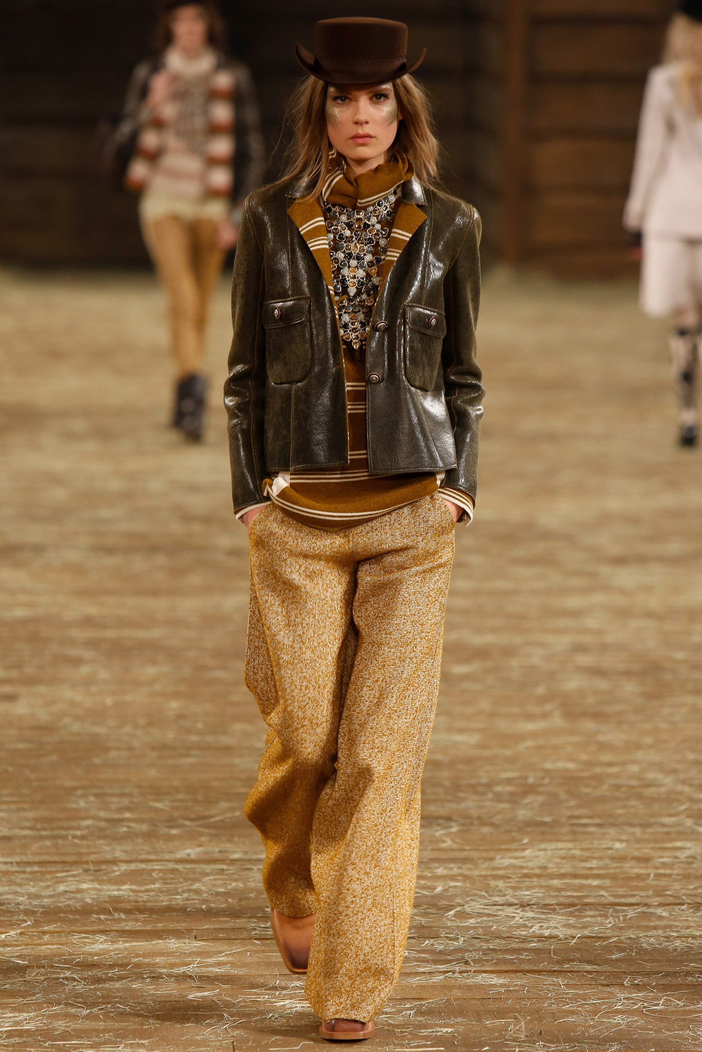 Chanel F/W 14 Look 36