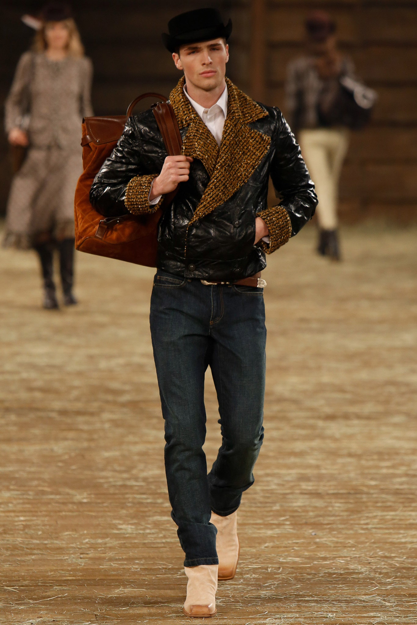 Chanel F/W 14 Look 52
