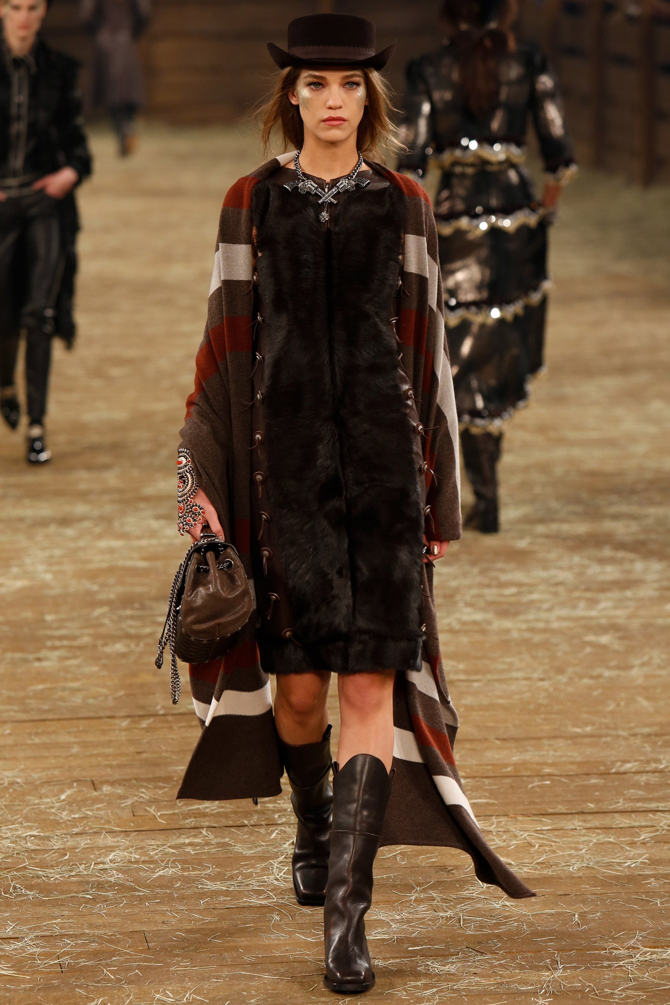 Chanel F/W 14 Look 121