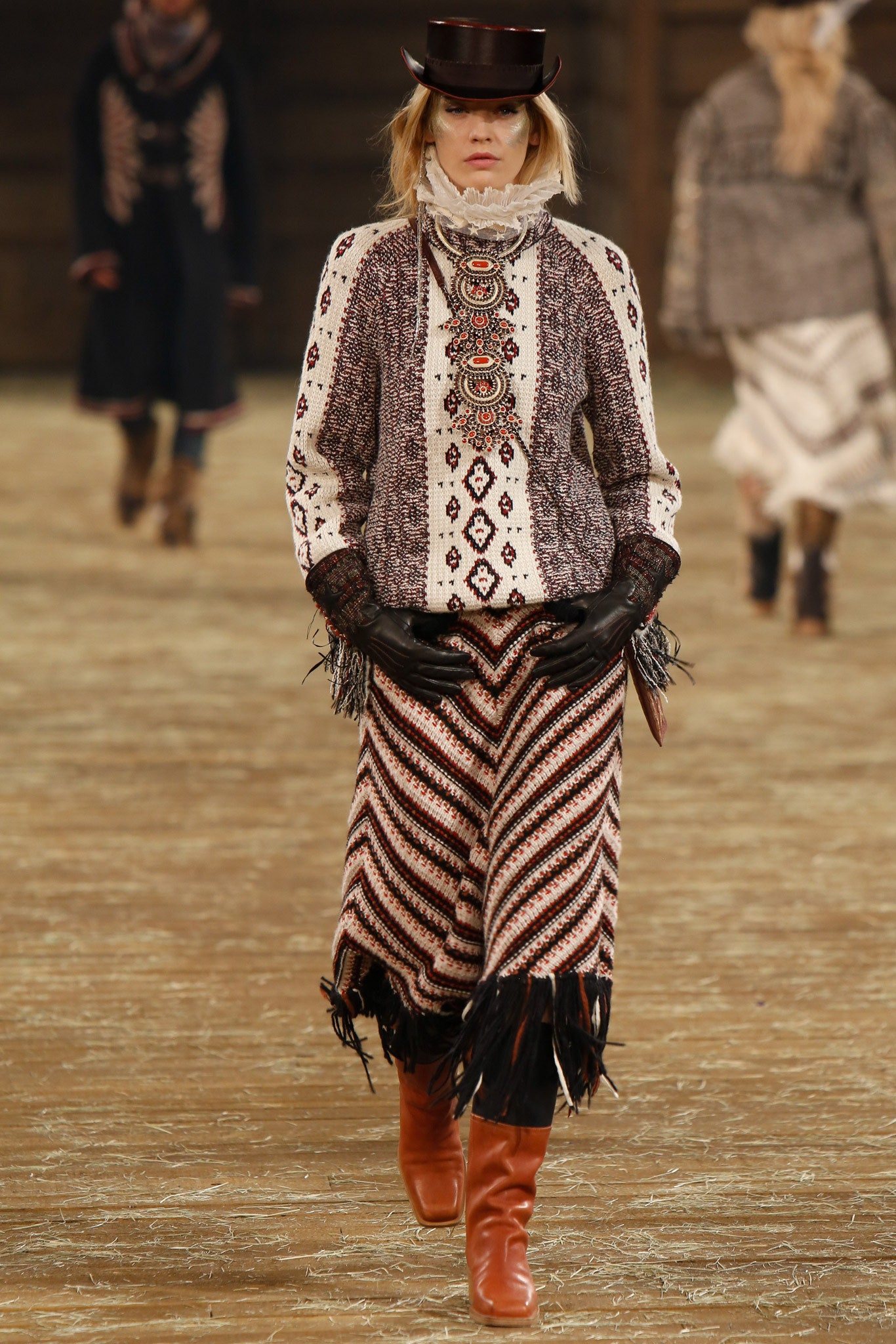 Chanel F/W 14 Look 217