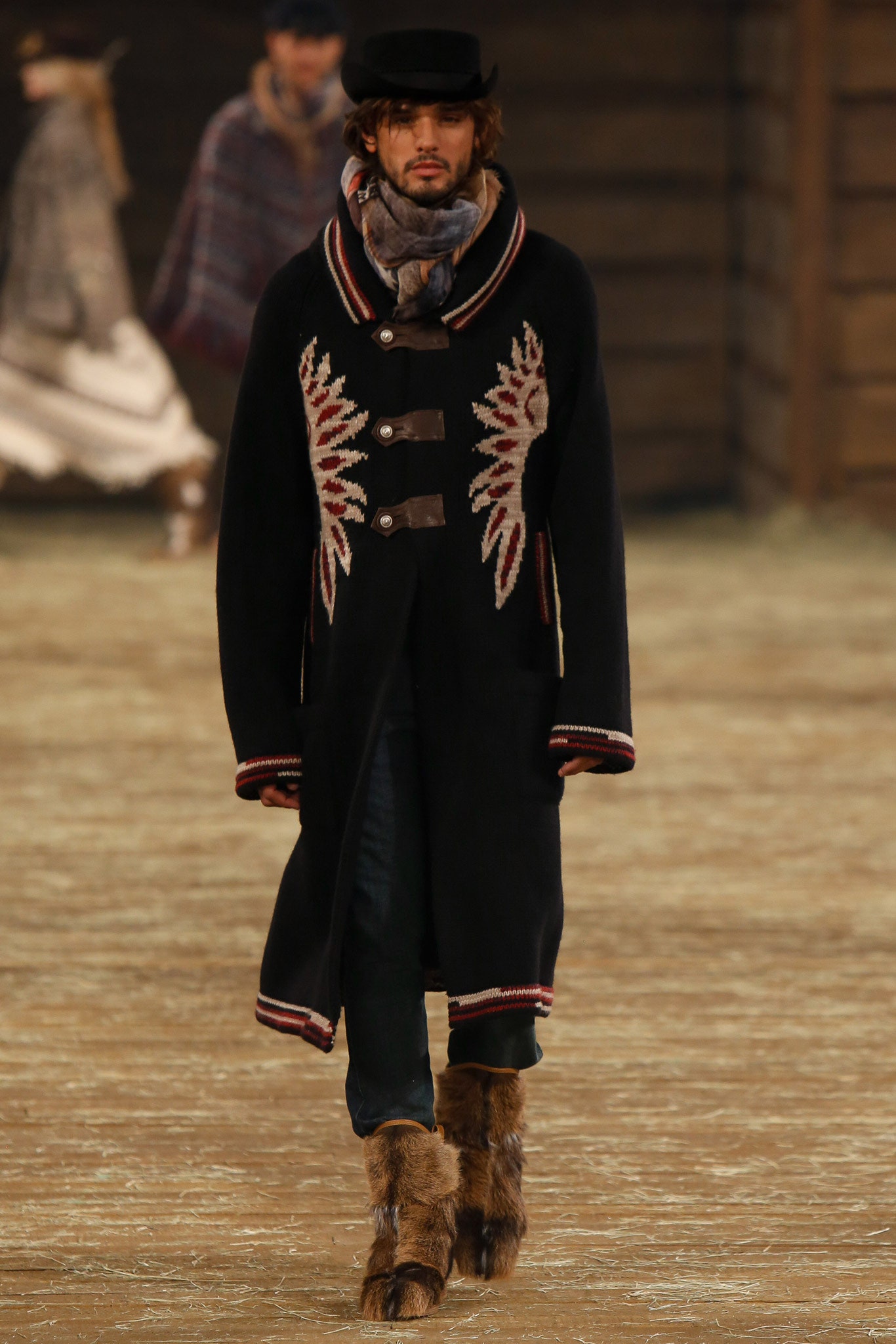 Chanel F/W 14 Look 229