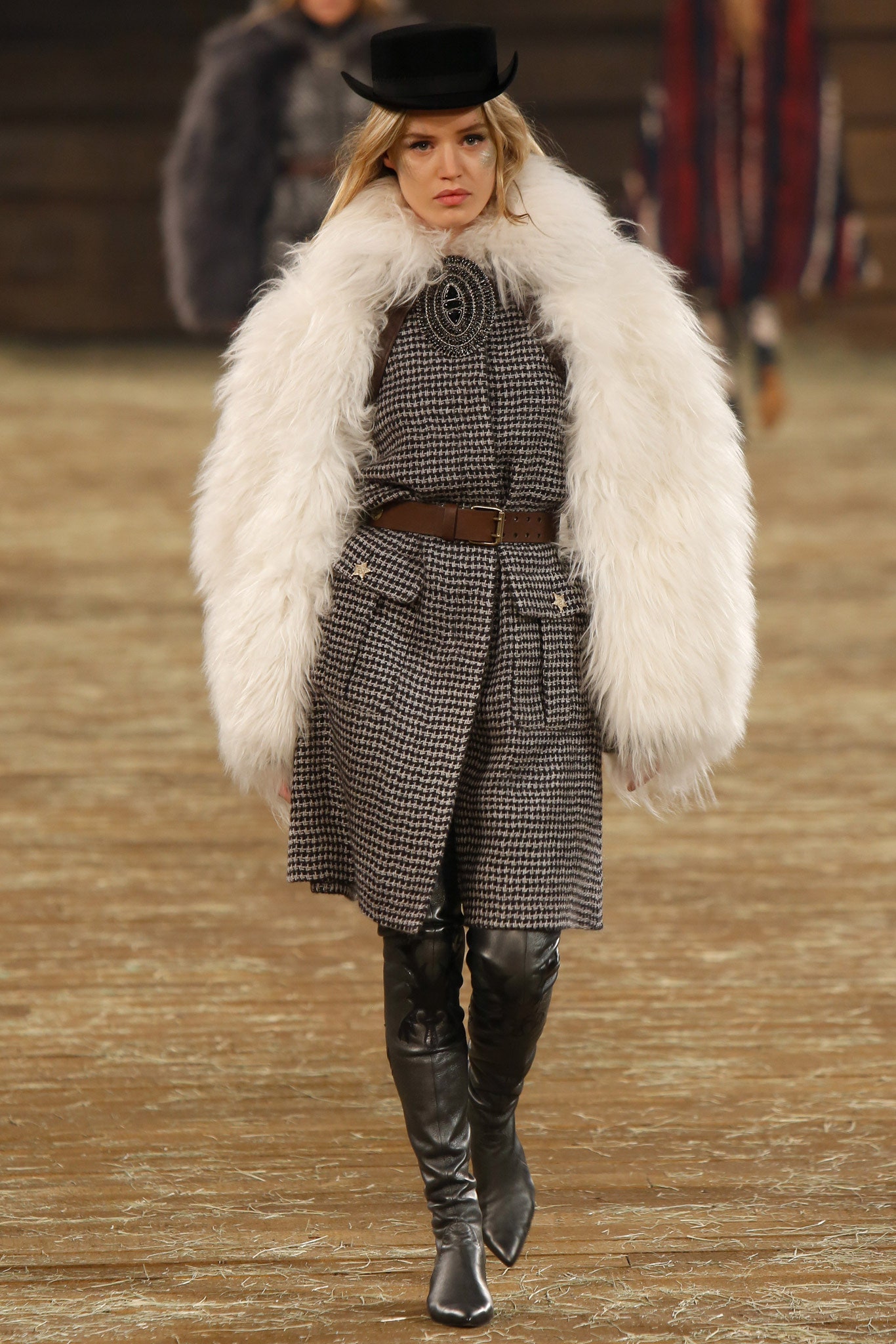 Chanel F/W 14 Look 312