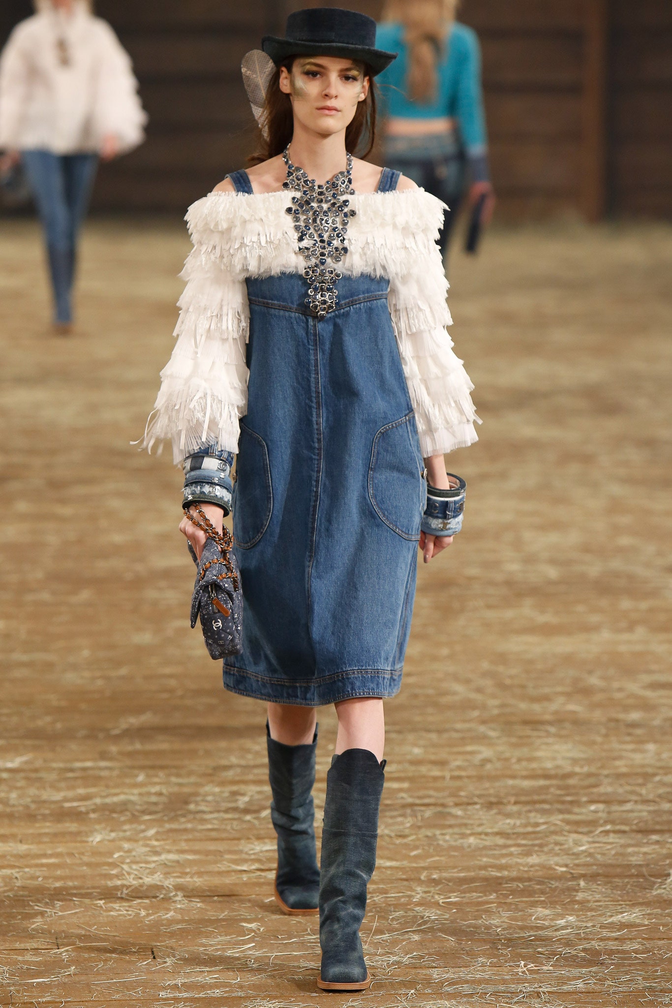 Chanel F/W 14 Look 403