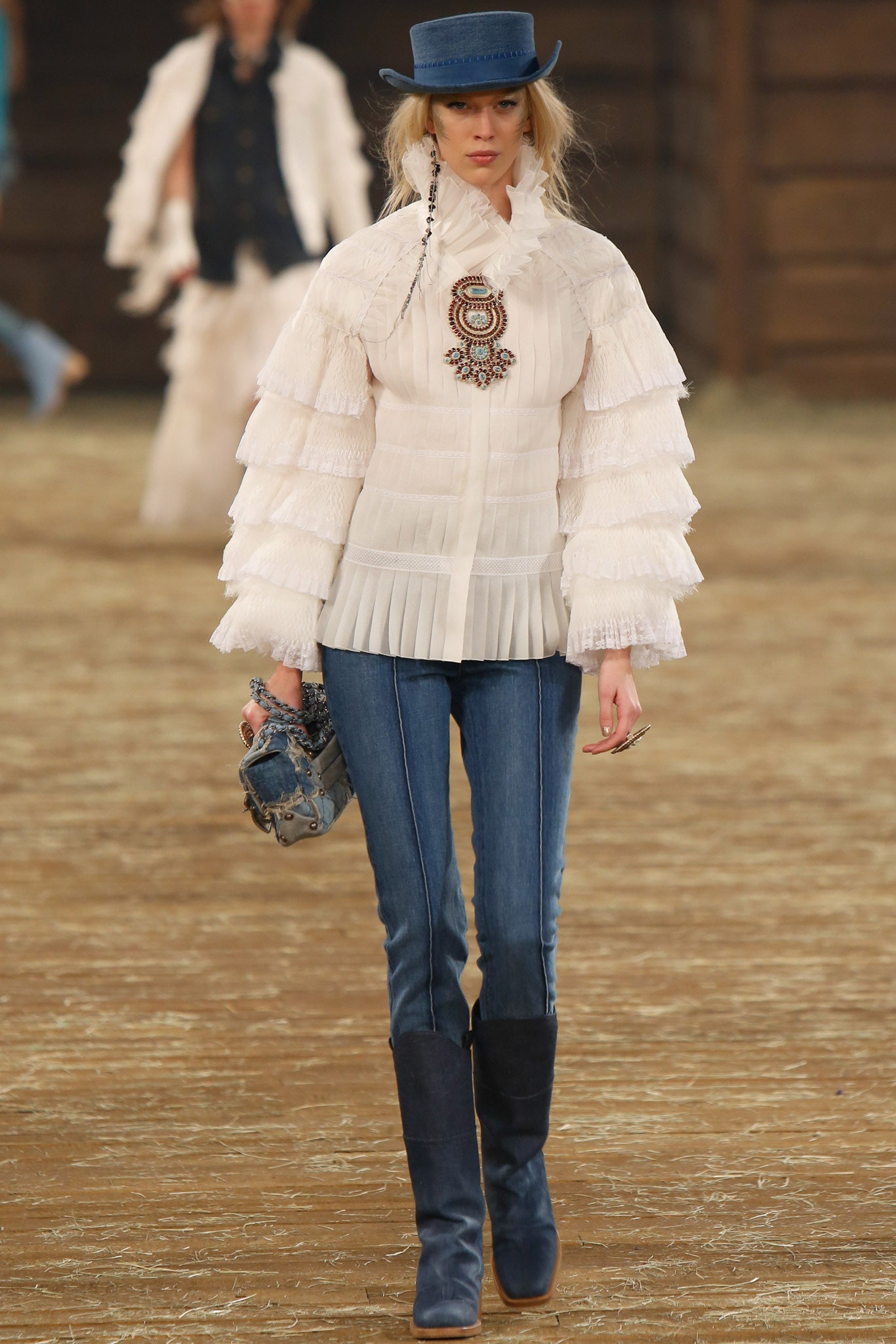 Chanel F/W 14 Look 413