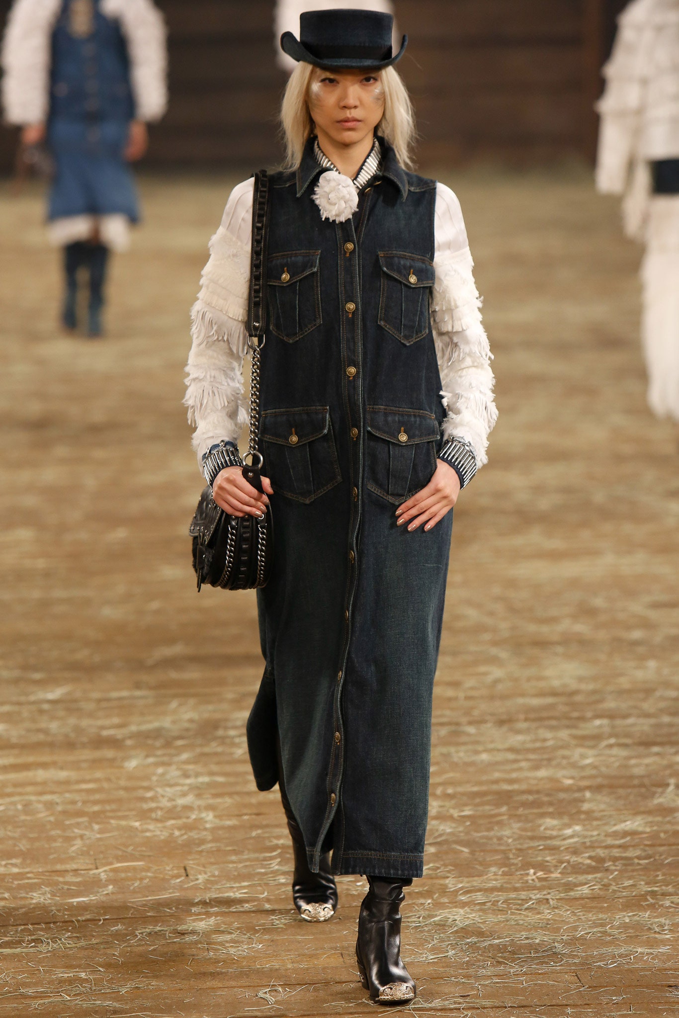 Chanel F/W 14 Look 427