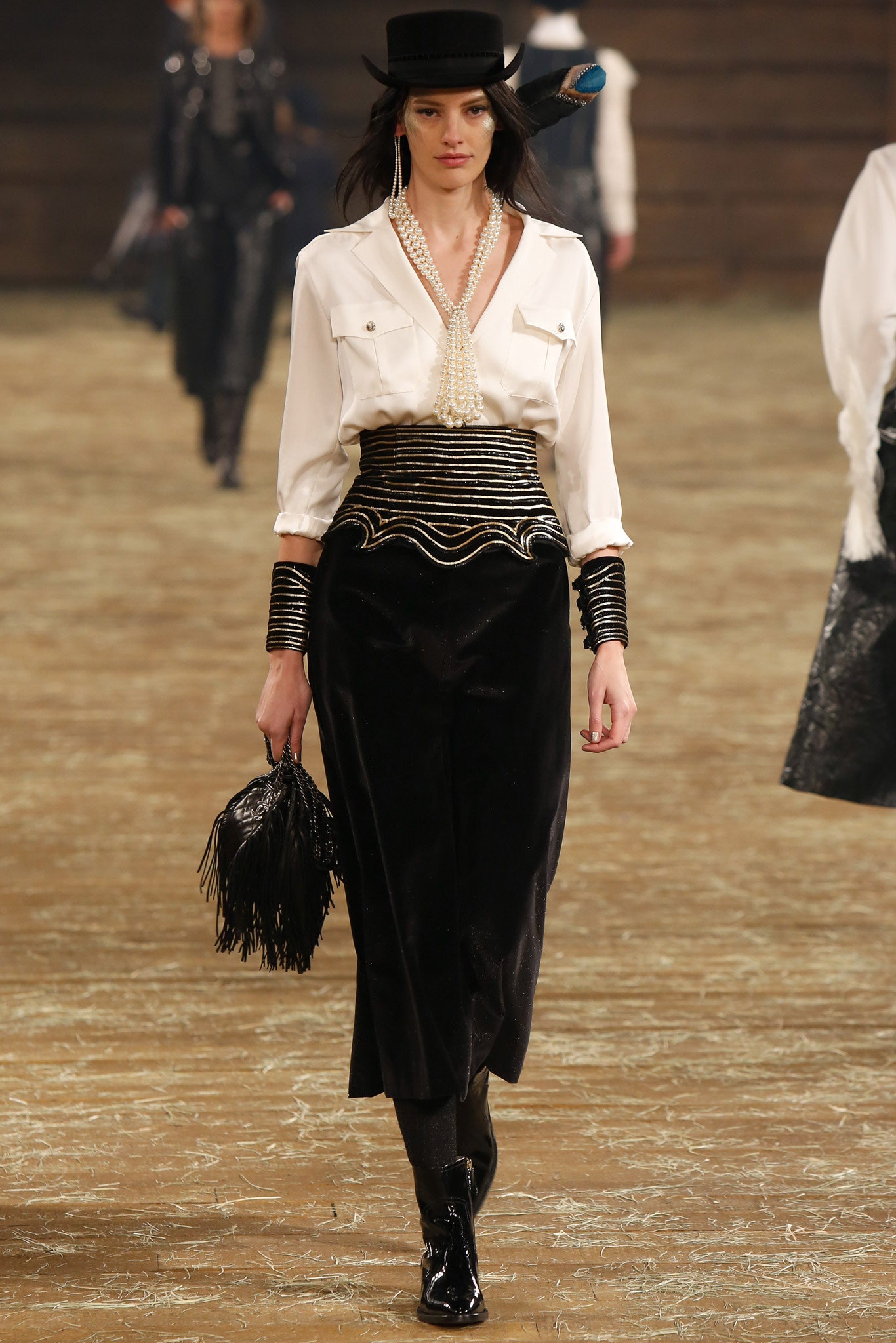 Chanel F/W 14 Look 524