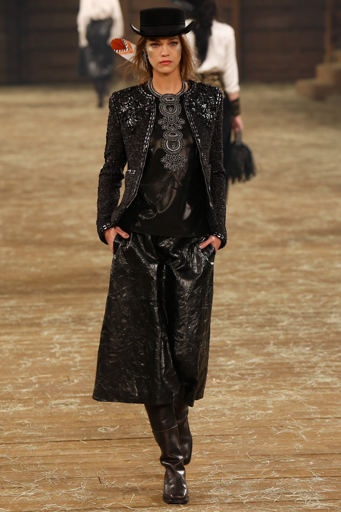 Chanel F/W 14 Look 525