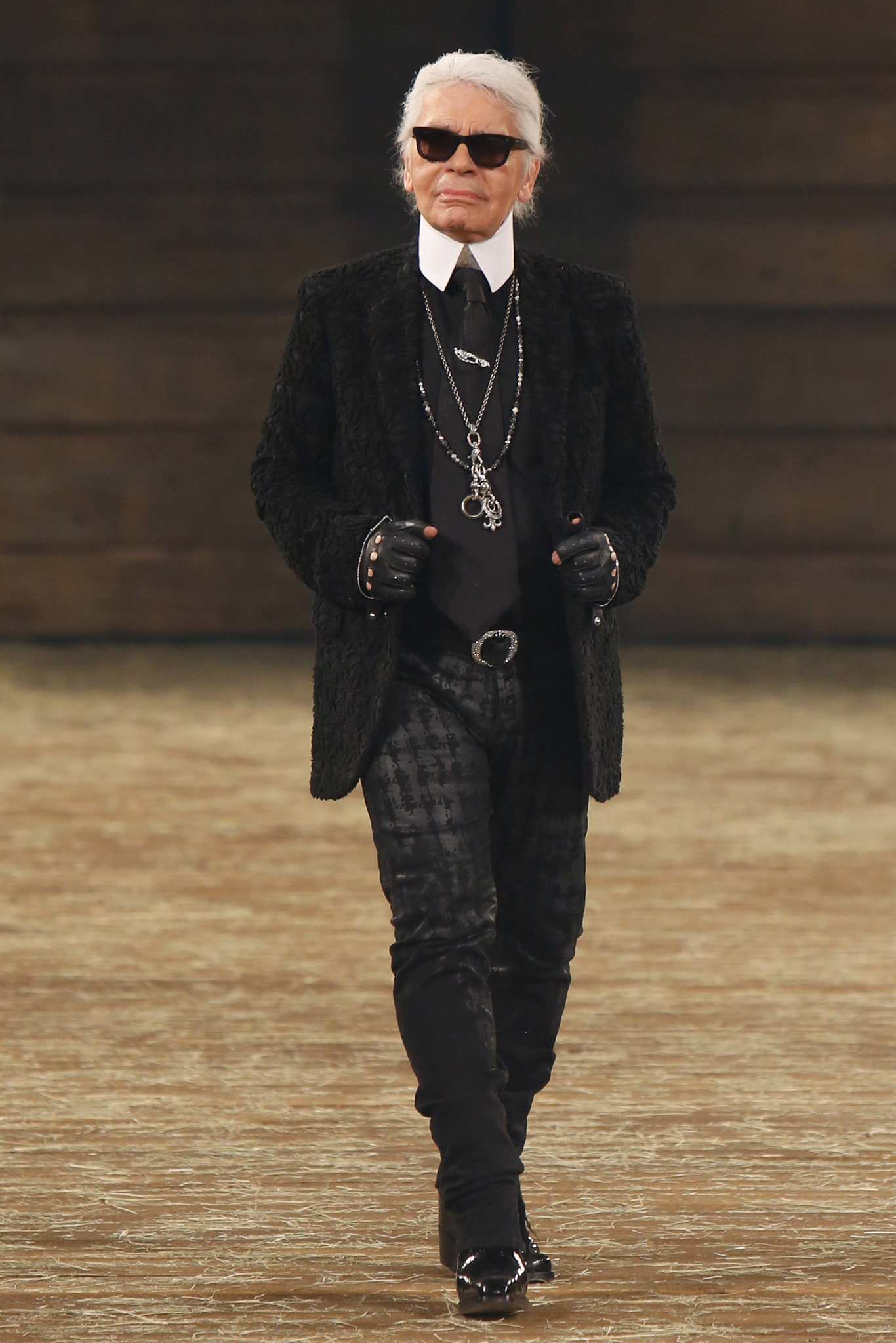 Chanel F/W 14 Look 680