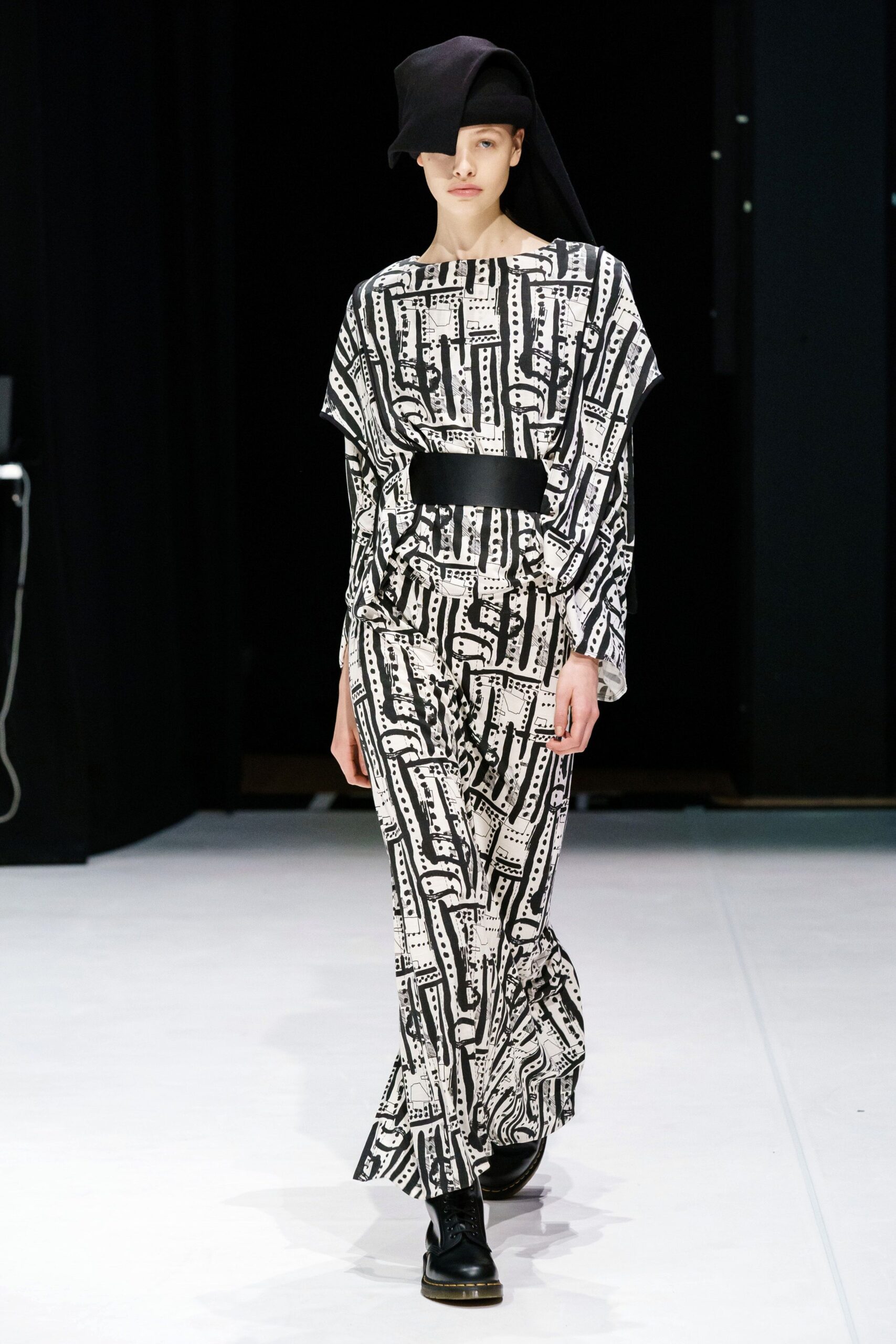 Chalayan F/W 20 Look 132