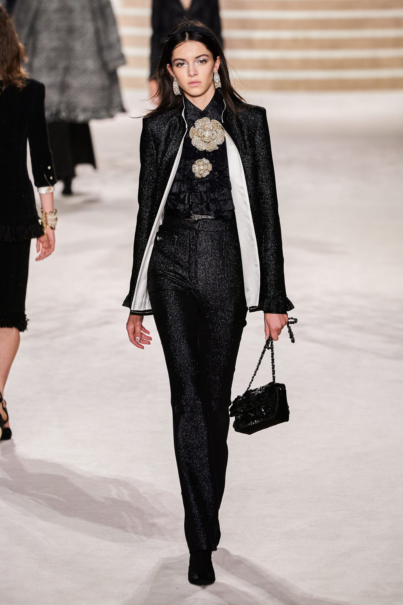 Chanel F/W 20 Look 14