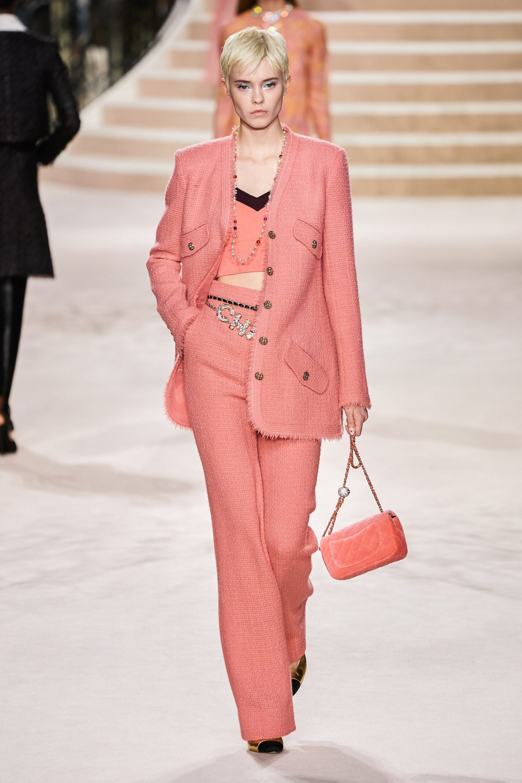 Chanel F/W 20 Look 25