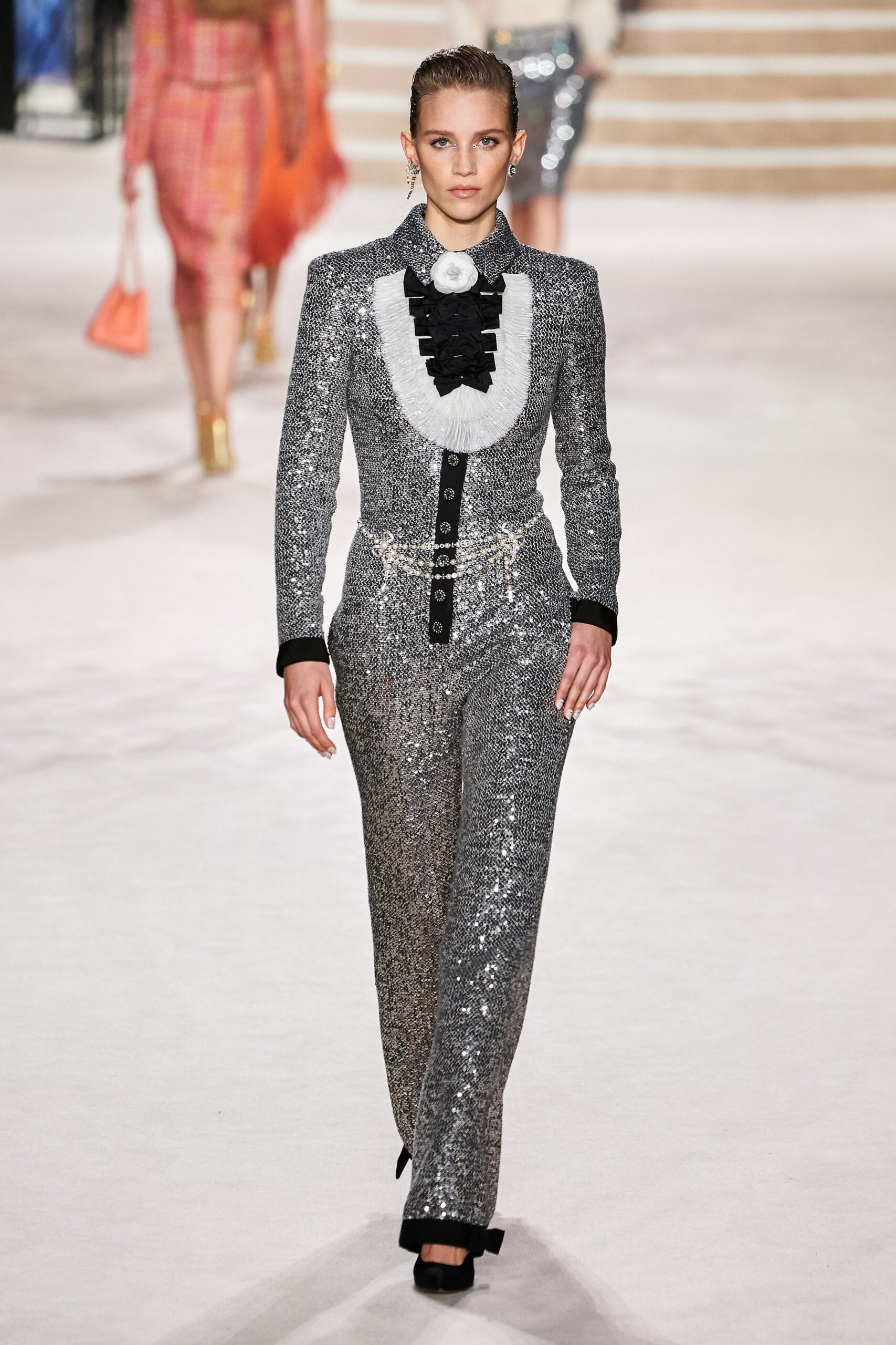 Chanel F/W 20 Look 32
