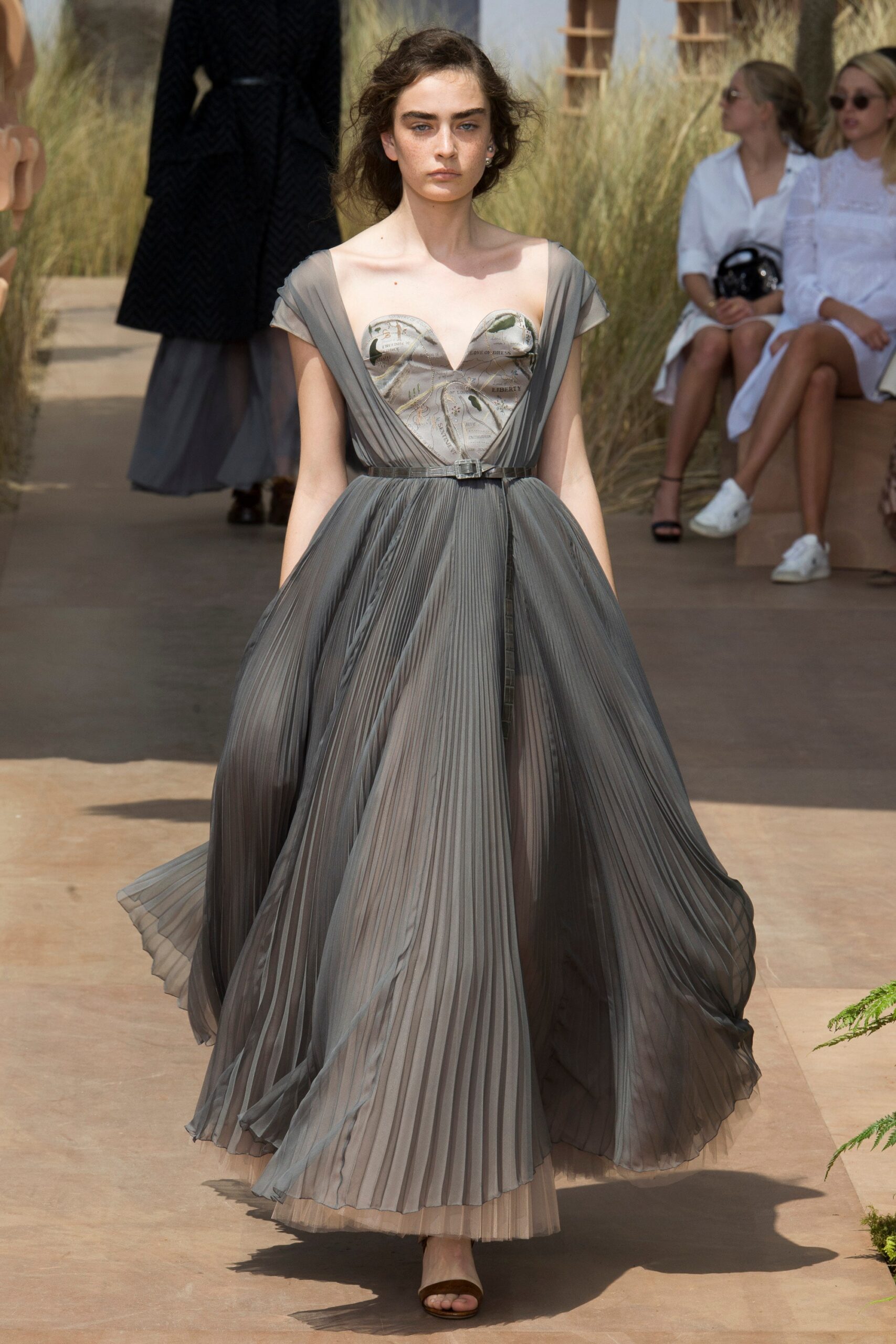 Christian Dior F/W 17 Couture Look 27