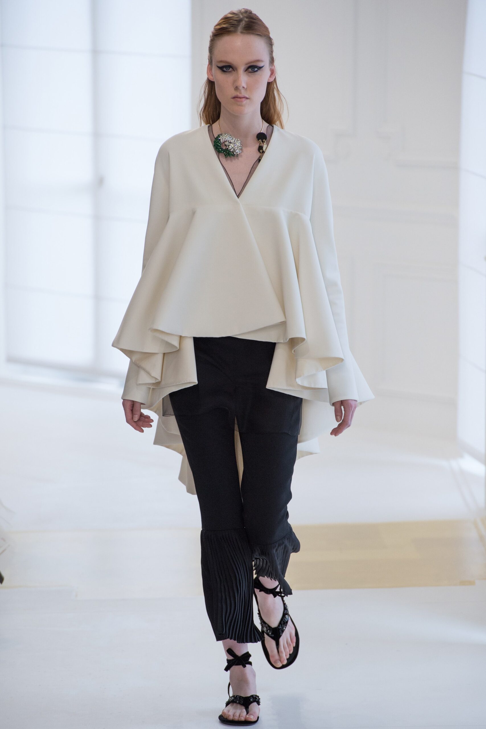 Christian Dior F/W 16 Couture Look 34