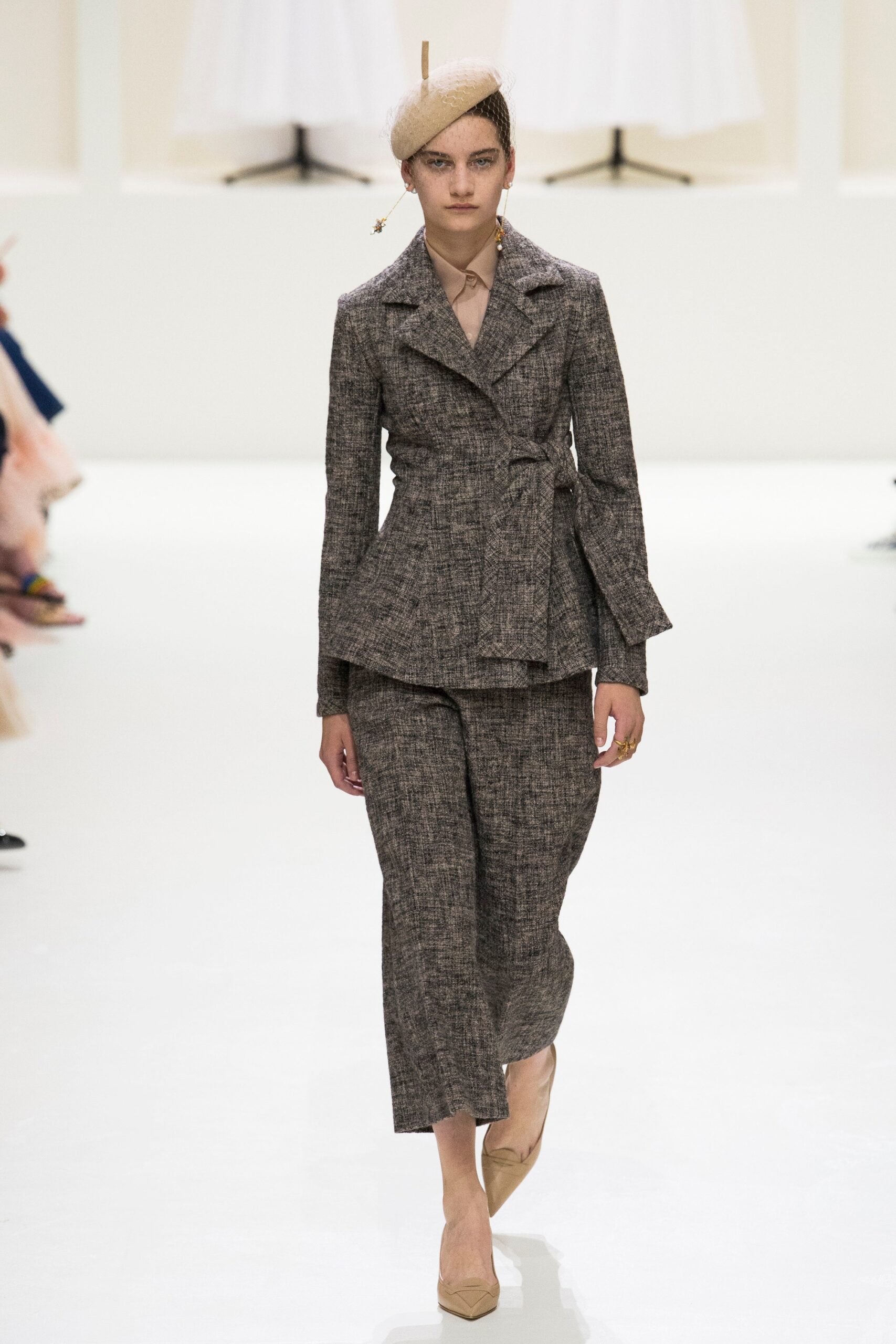 Christian Dior F/W 18 Couture Look 8