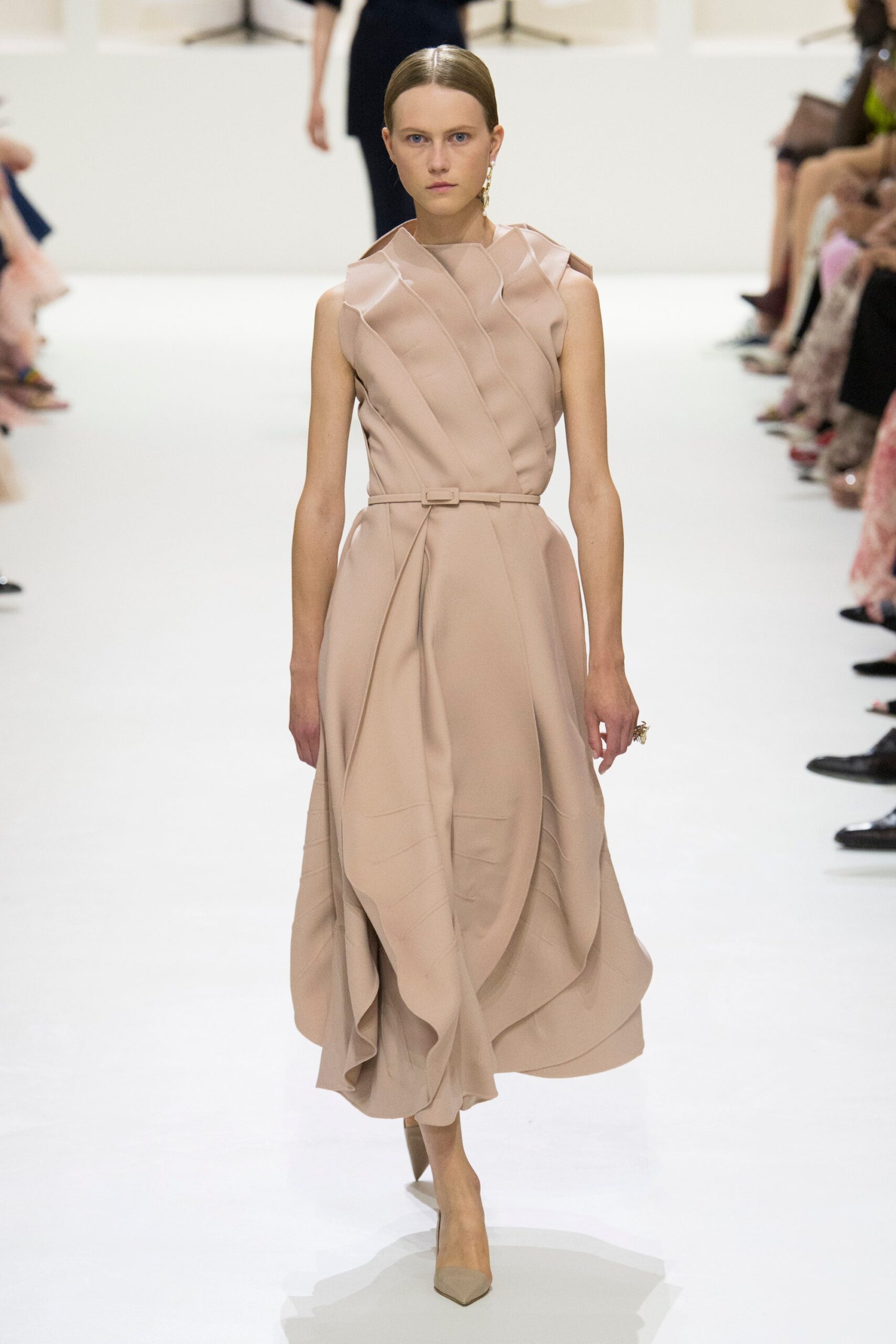 Christian Dior F/W 18 Couture Look 11