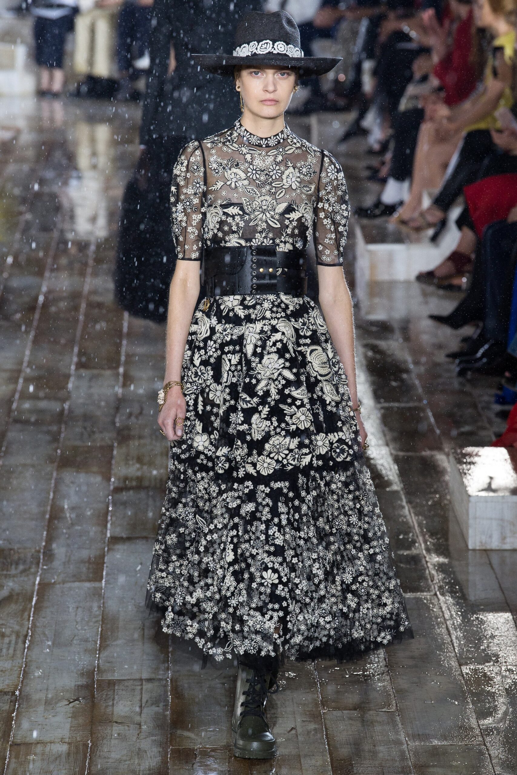 Christian Dior Resort 19 Look 16