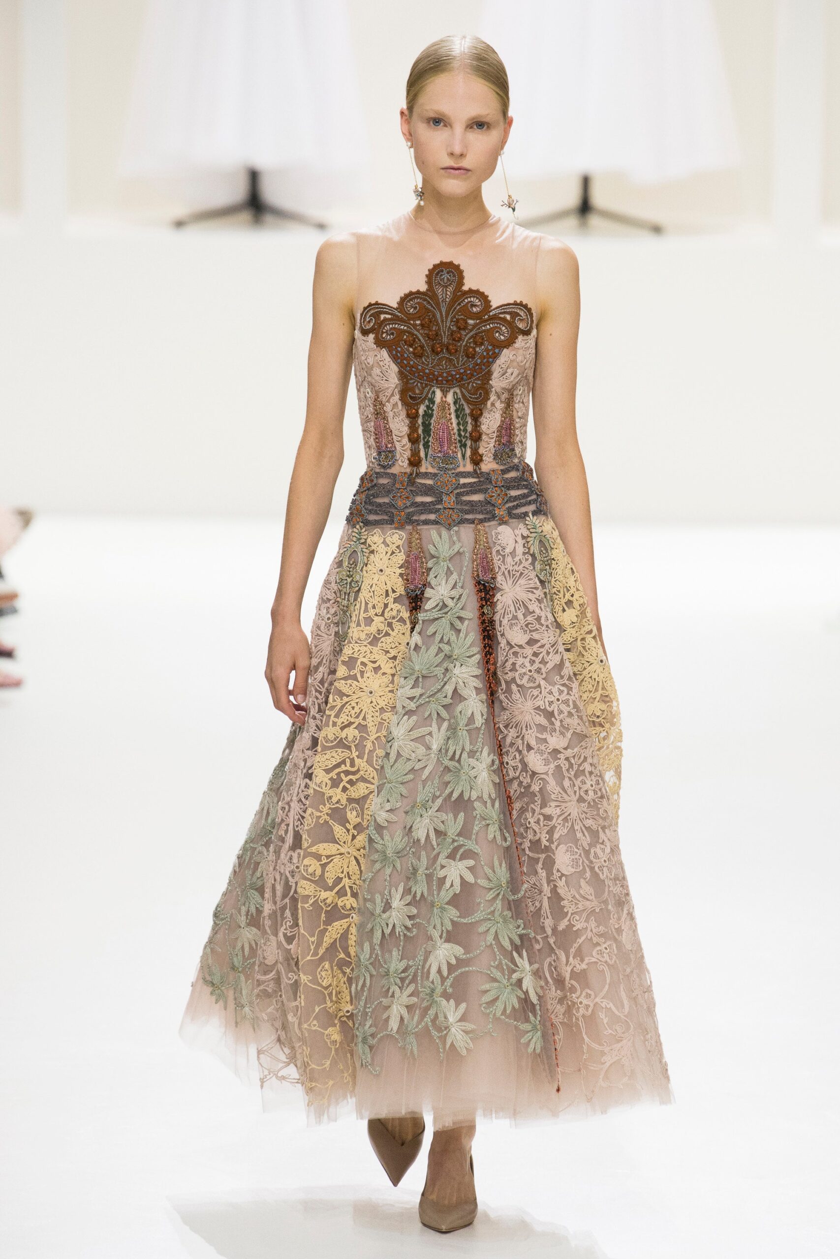 Christian Dior F/W 18 Couture Look 32