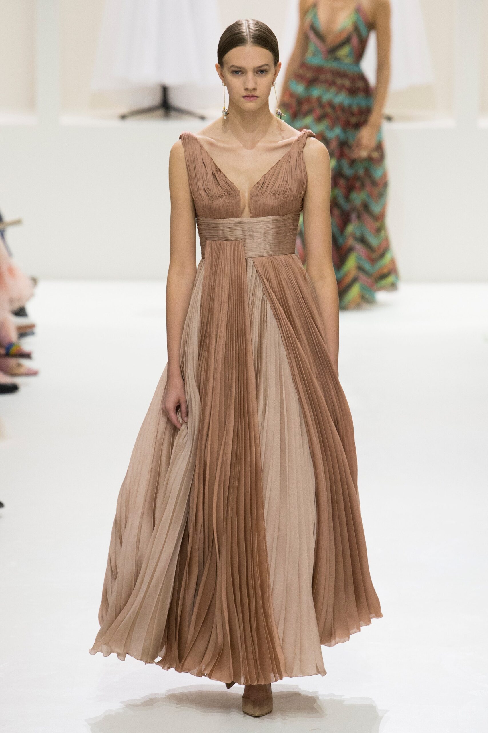 Christian Dior F/W 18 Couture Look 36