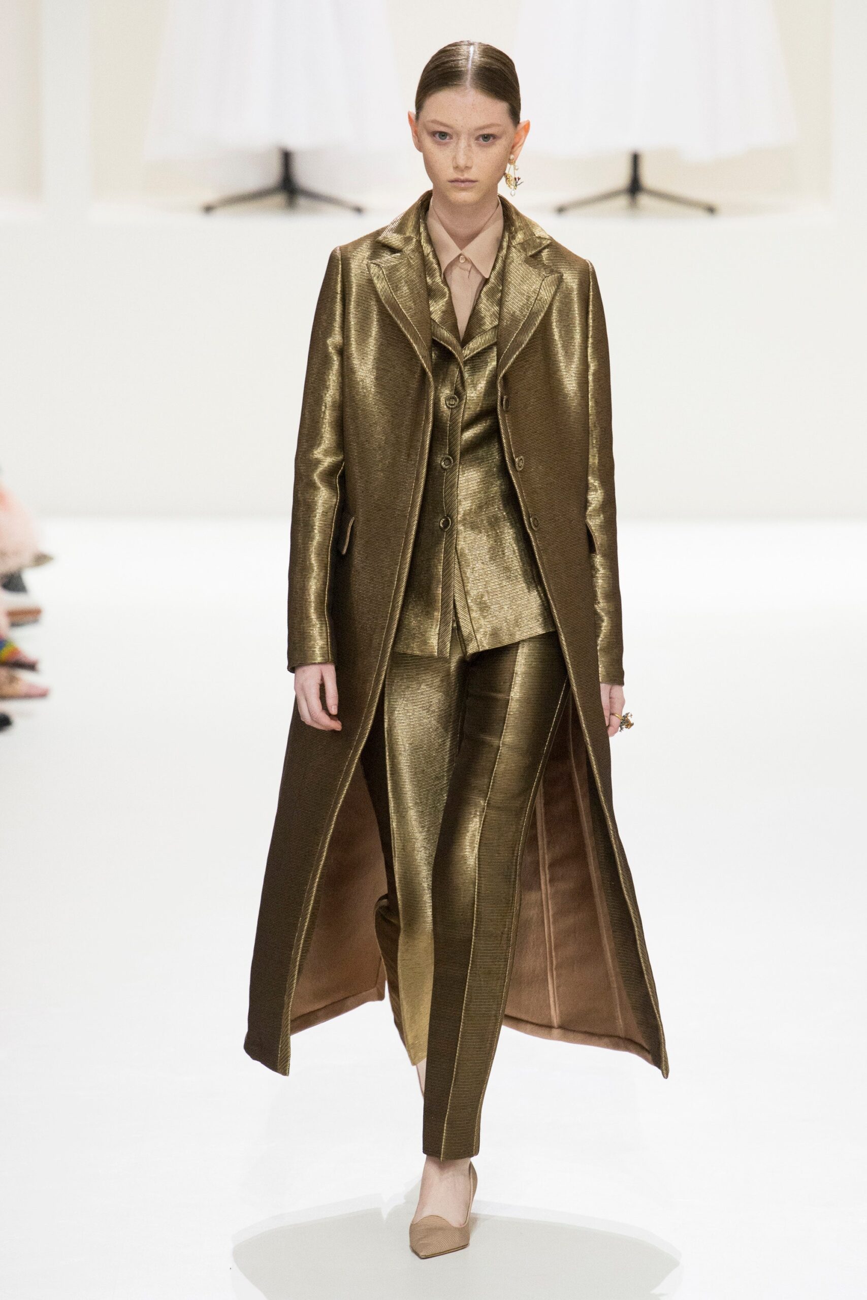 Christian Dior F/W 18 Couture Look 43