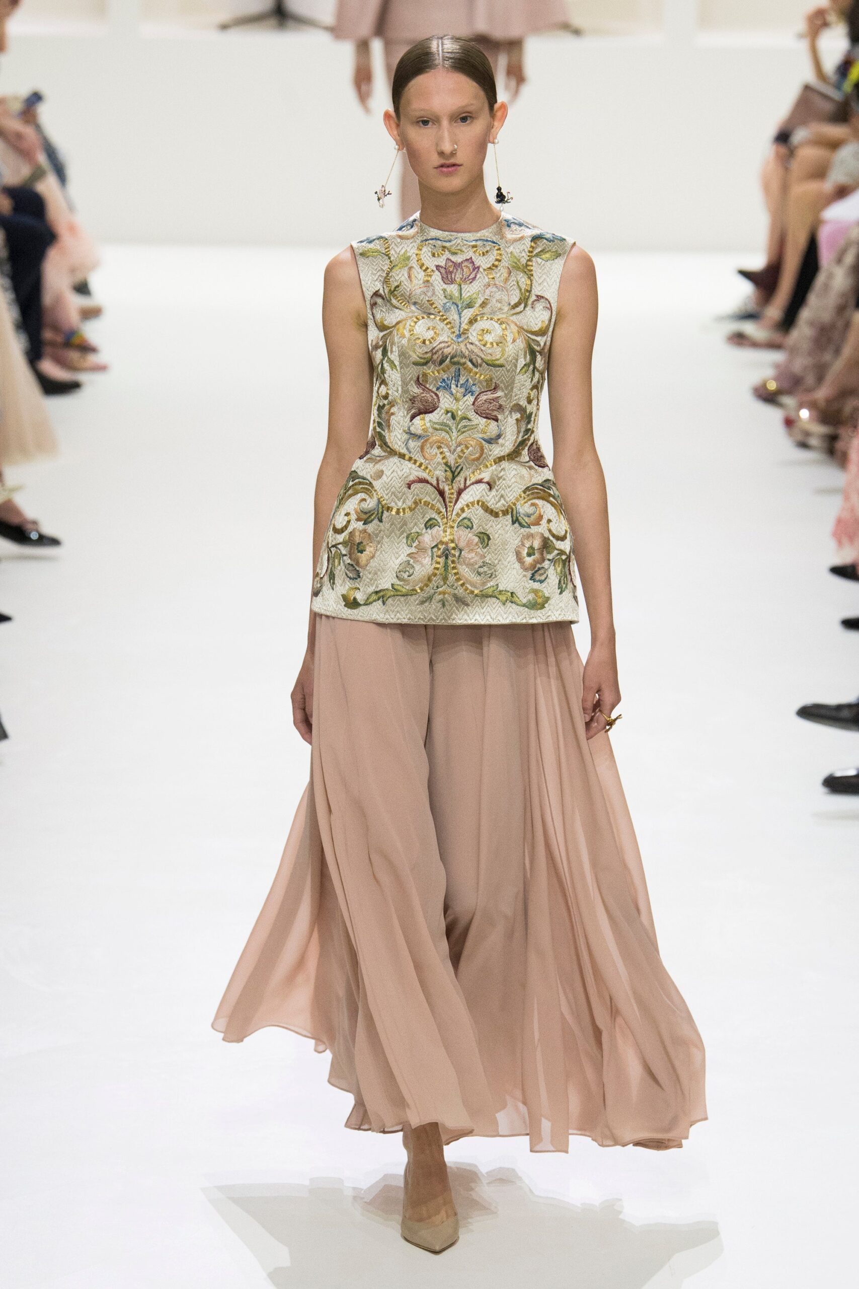 Christian Dior F/W 18 Couture Look 45