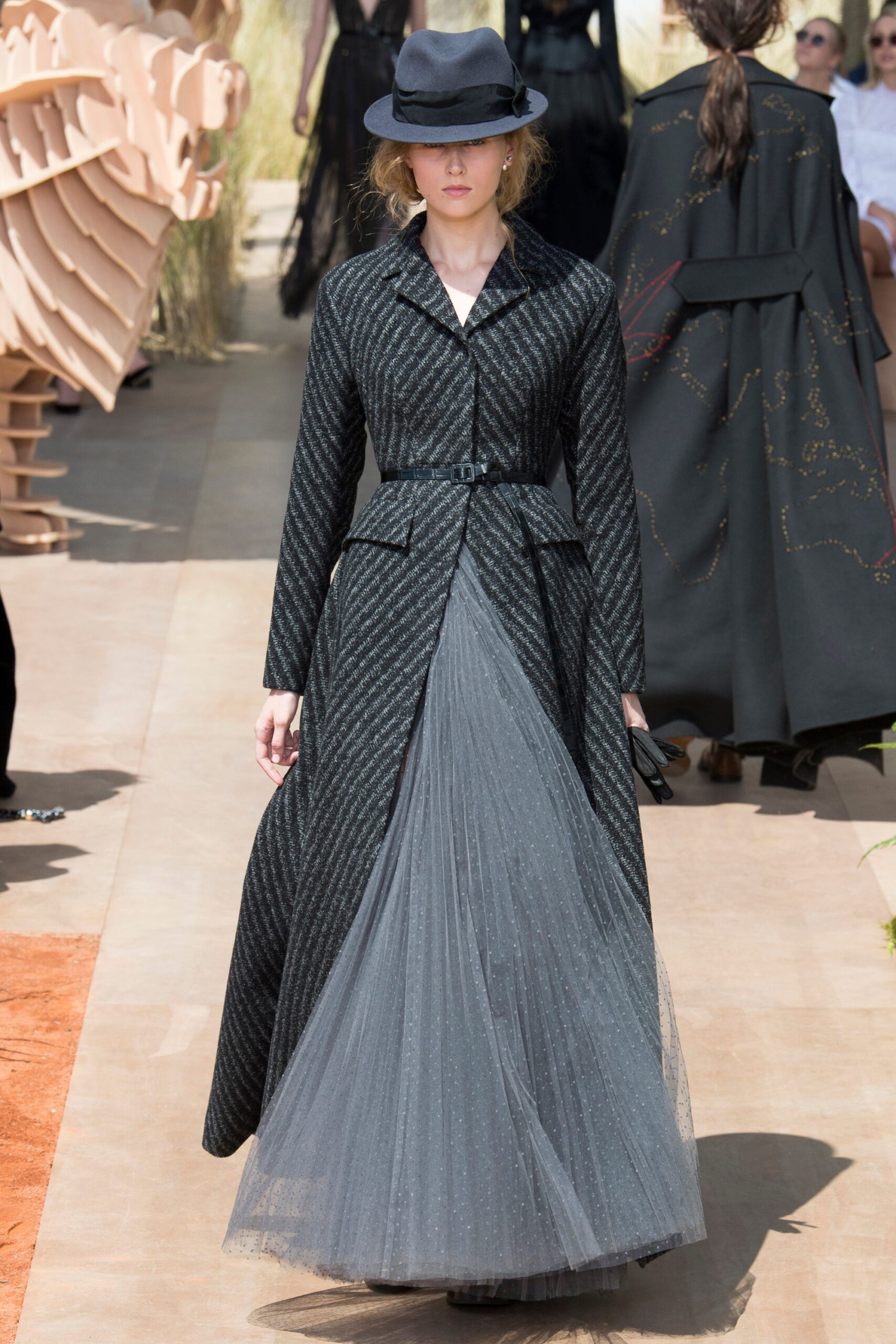 Christian Dior F/W 17 Couture Look 395