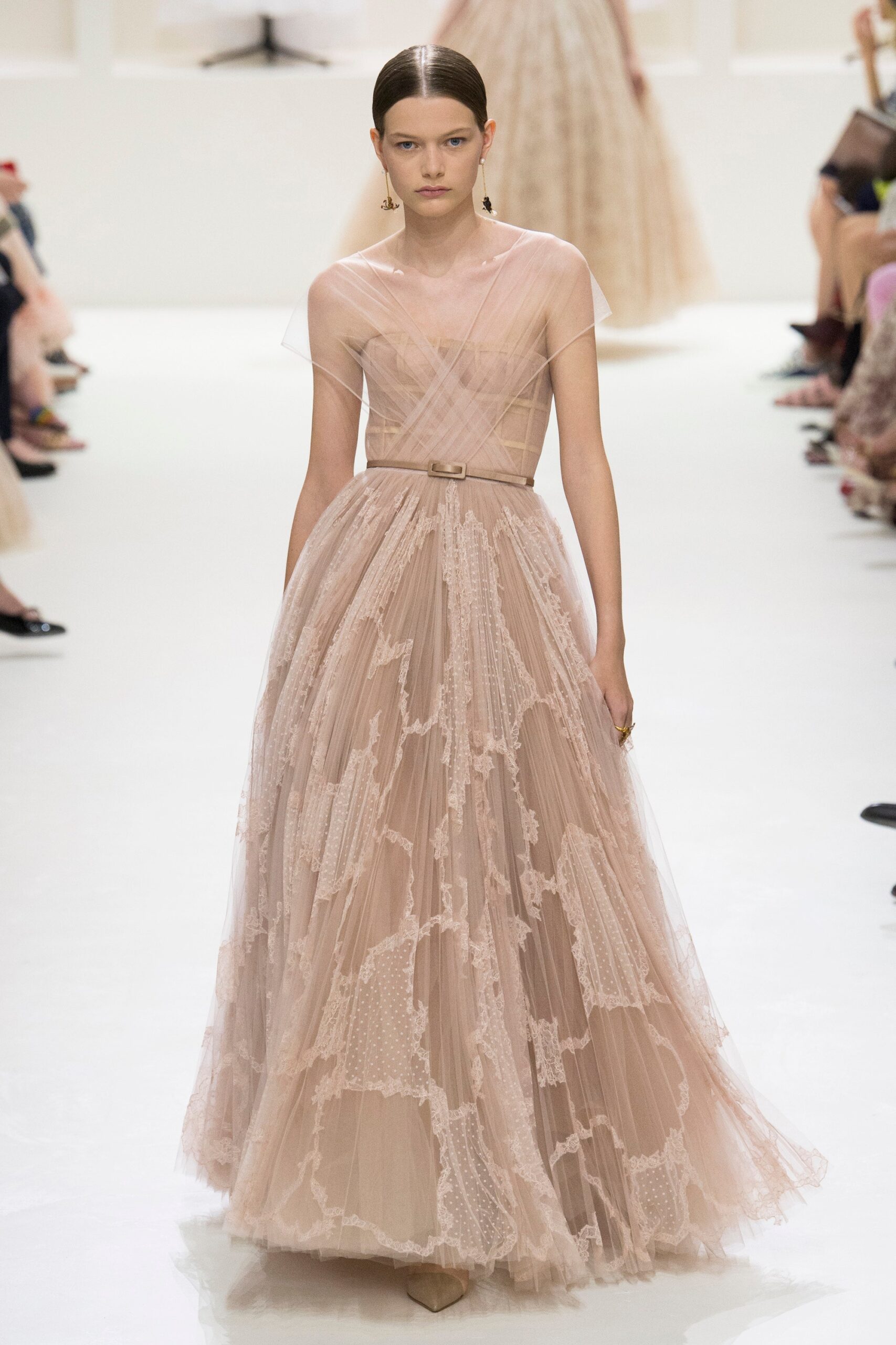 Christian Dior F/W 18 Couture Look 51