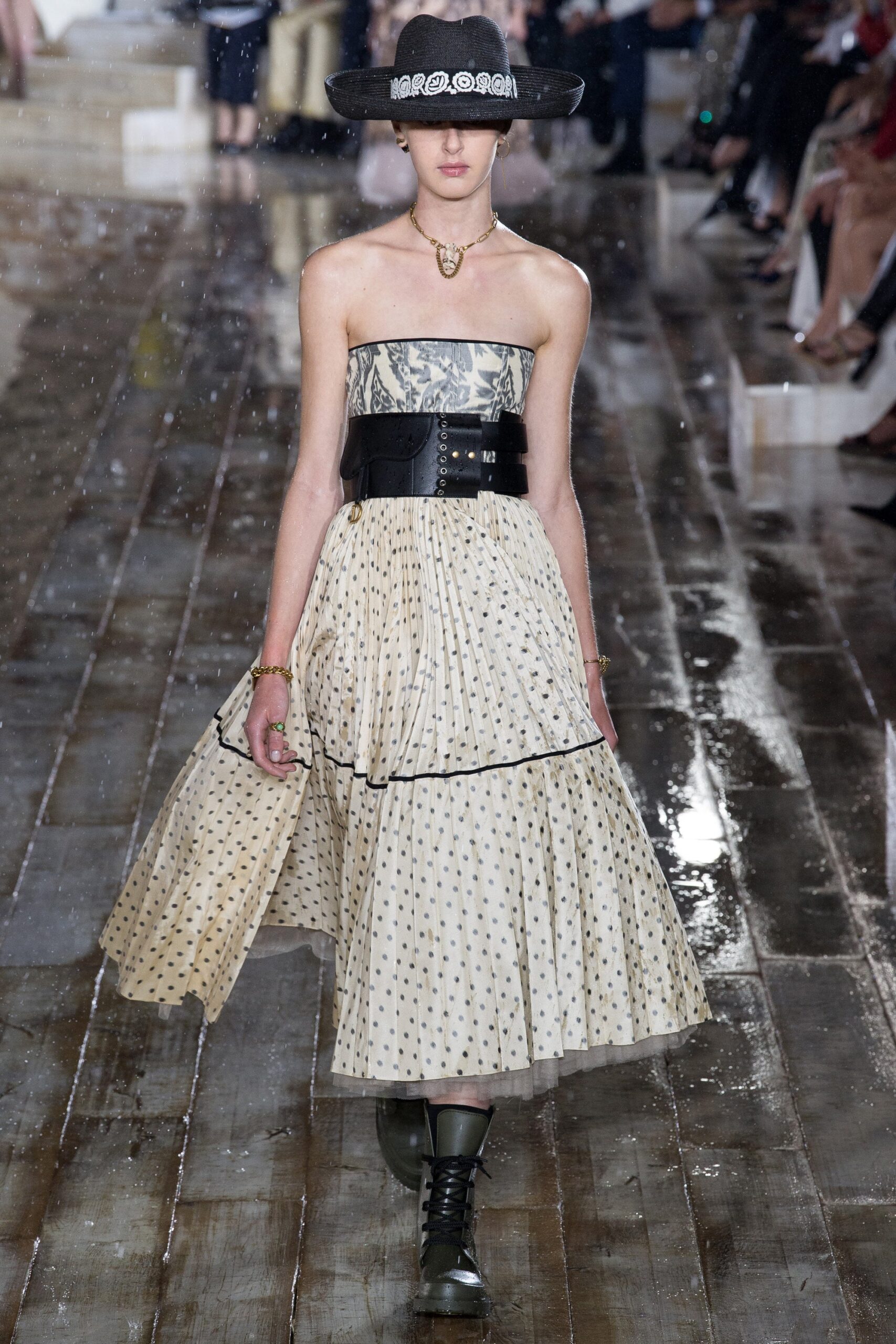 Christian Dior Resort 19 Look 44