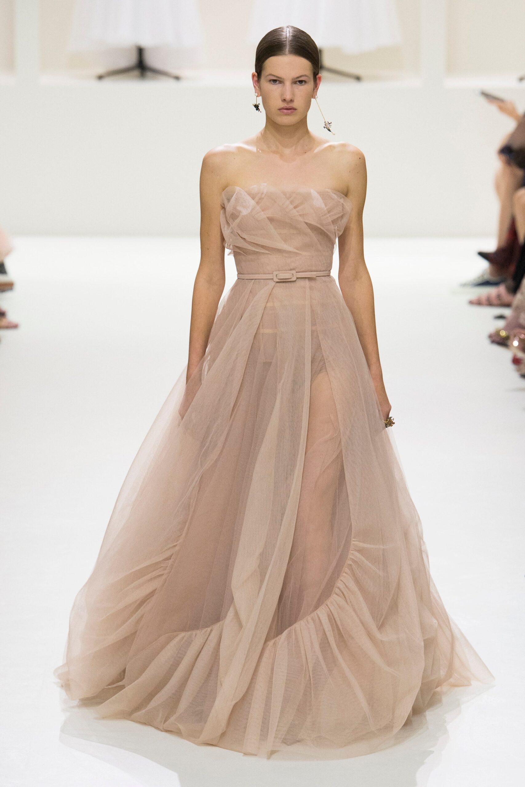 Christian Dior F/W 18 Couture Look 57