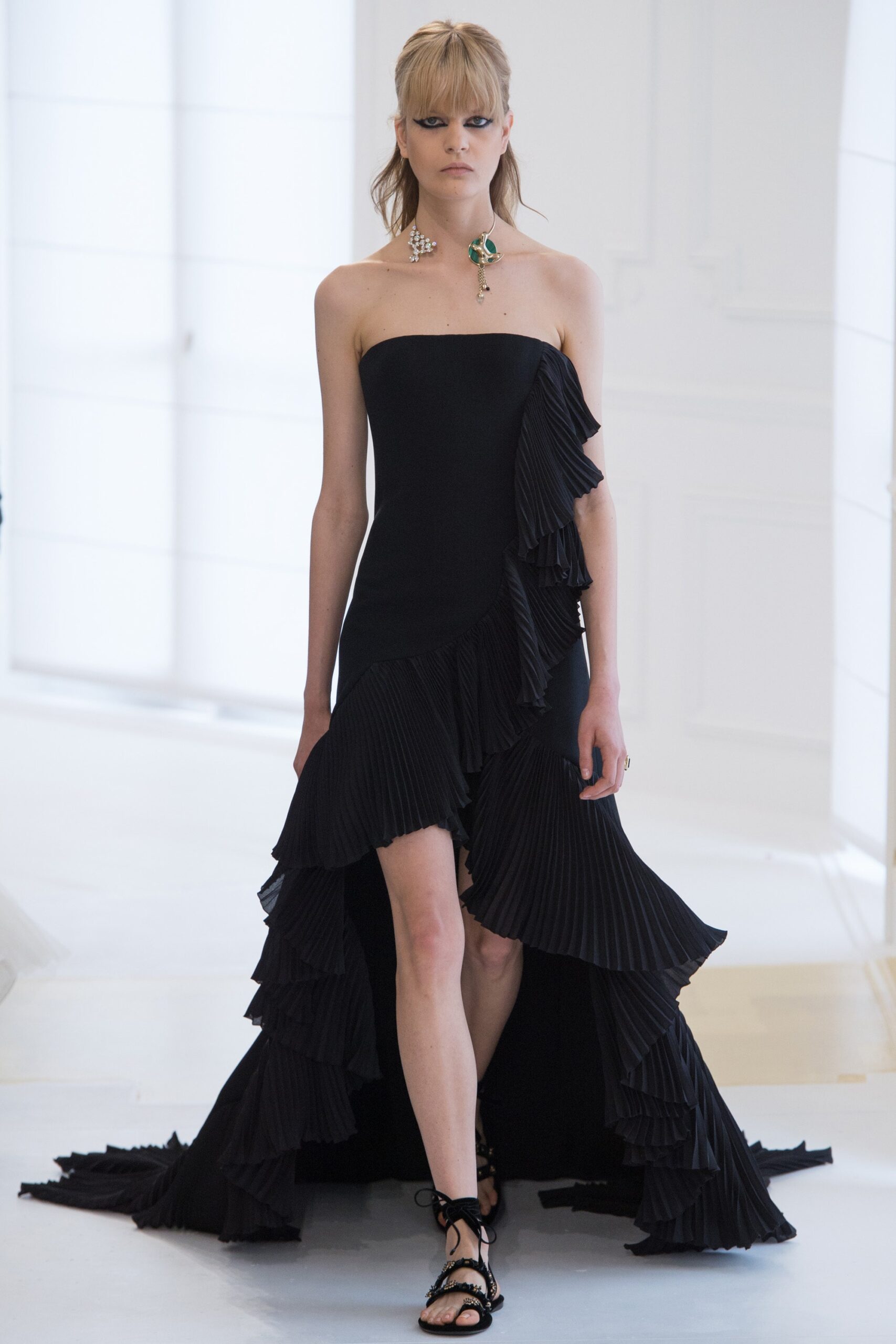 Christian Dior F/W 16 Couture Look 517