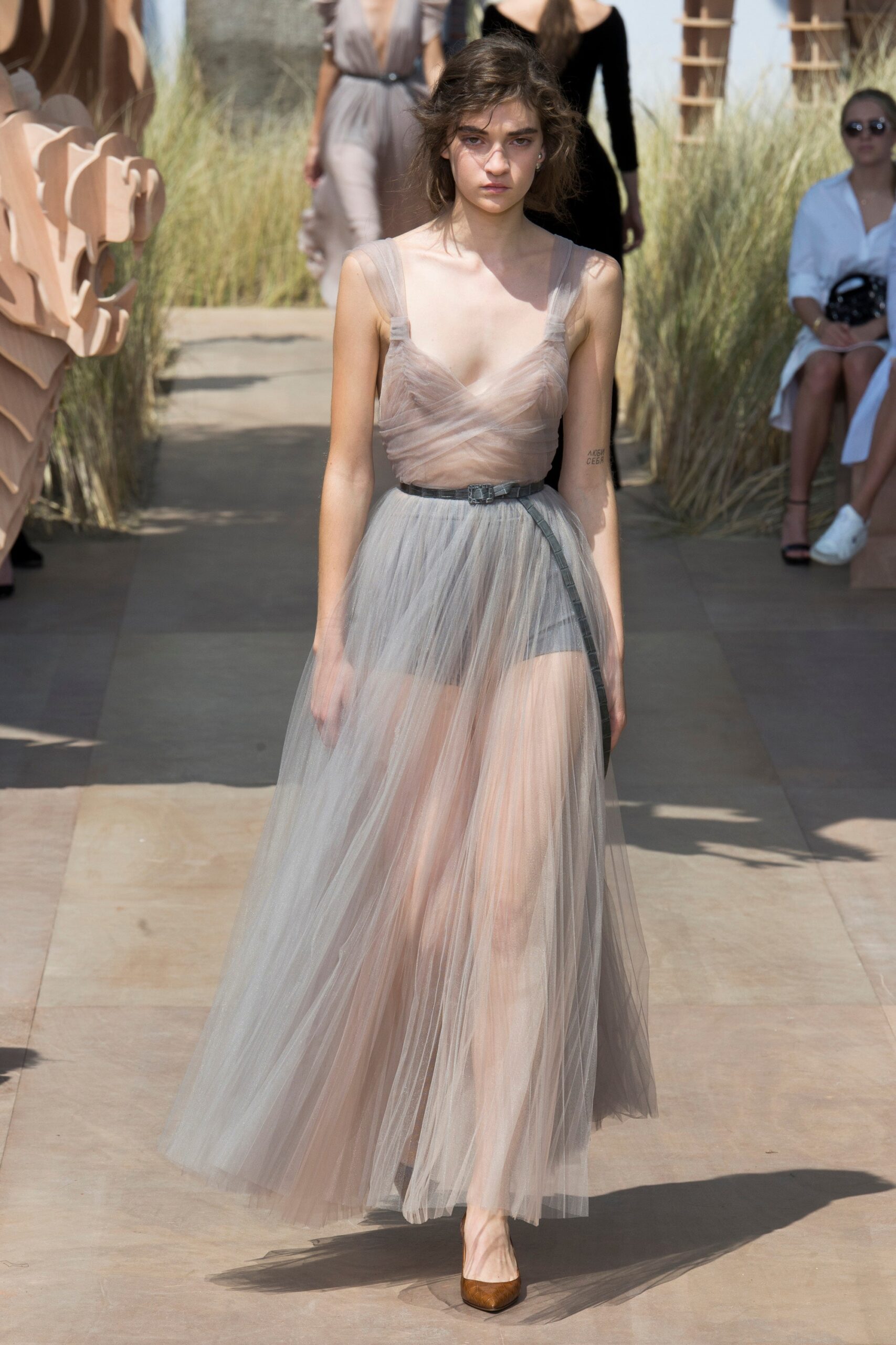 Christian Dior F/W 17 Couture Look 732