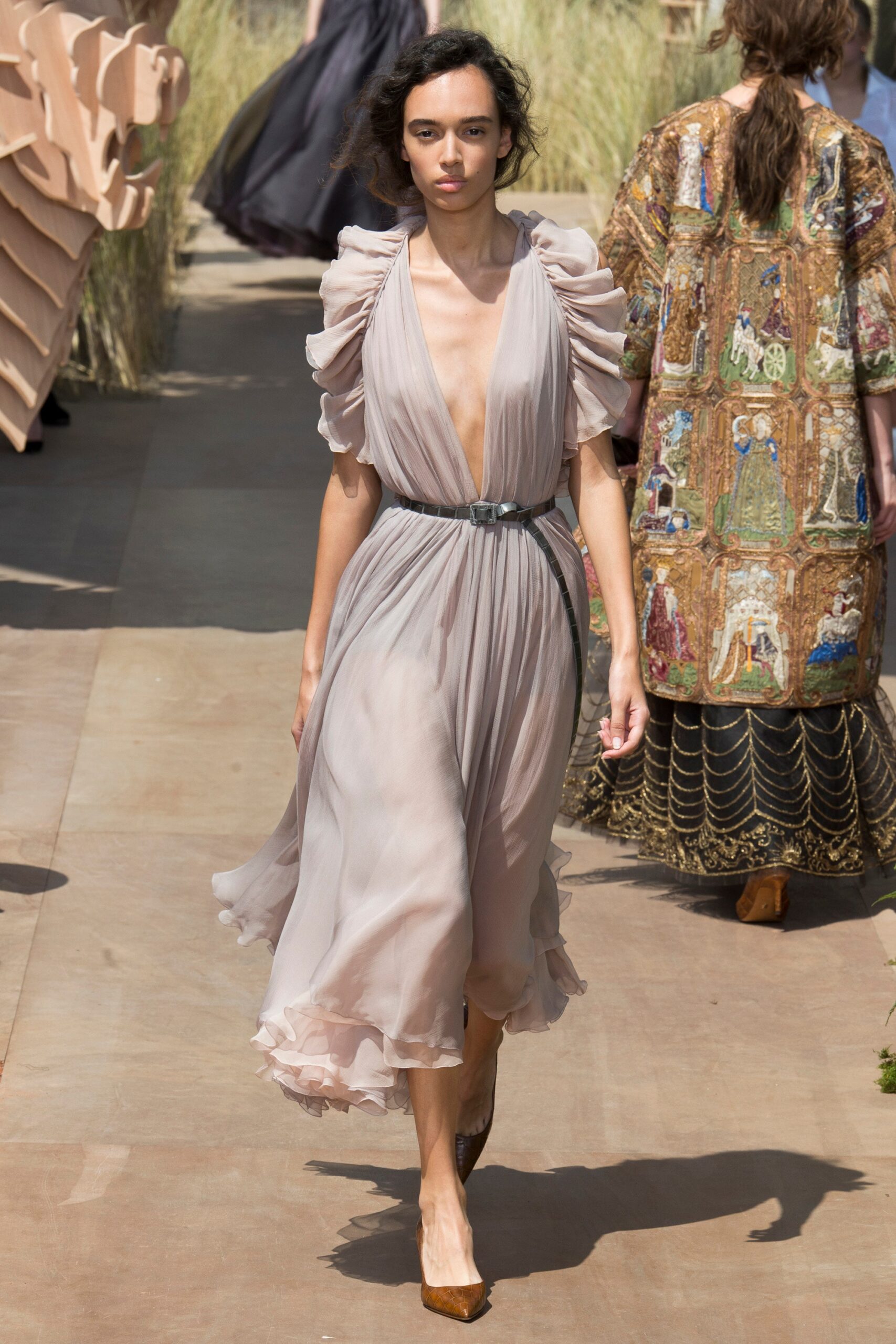 Christian Dior F/W 17 Couture Look 749