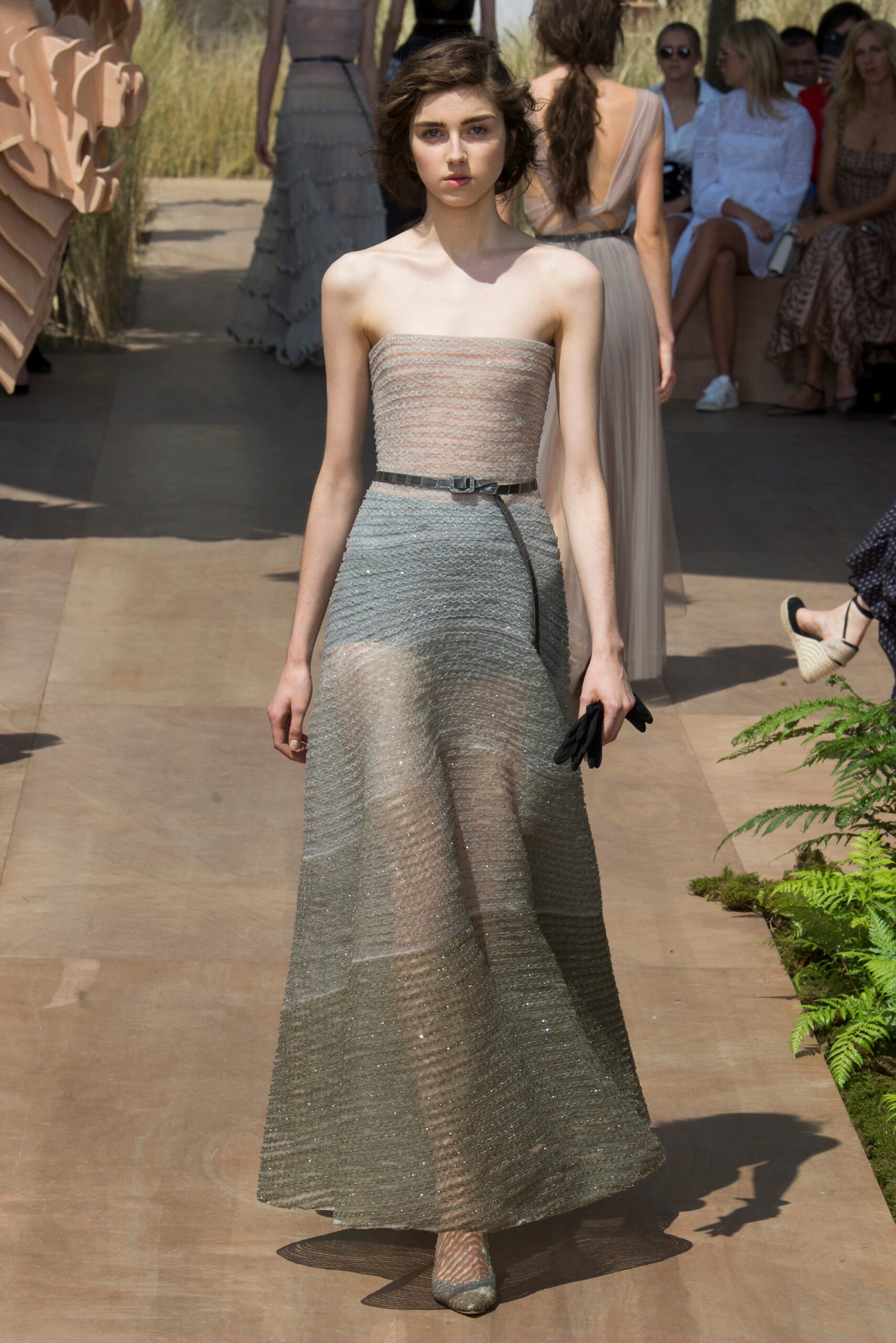 Christian Dior F/W 17 Couture Look 832