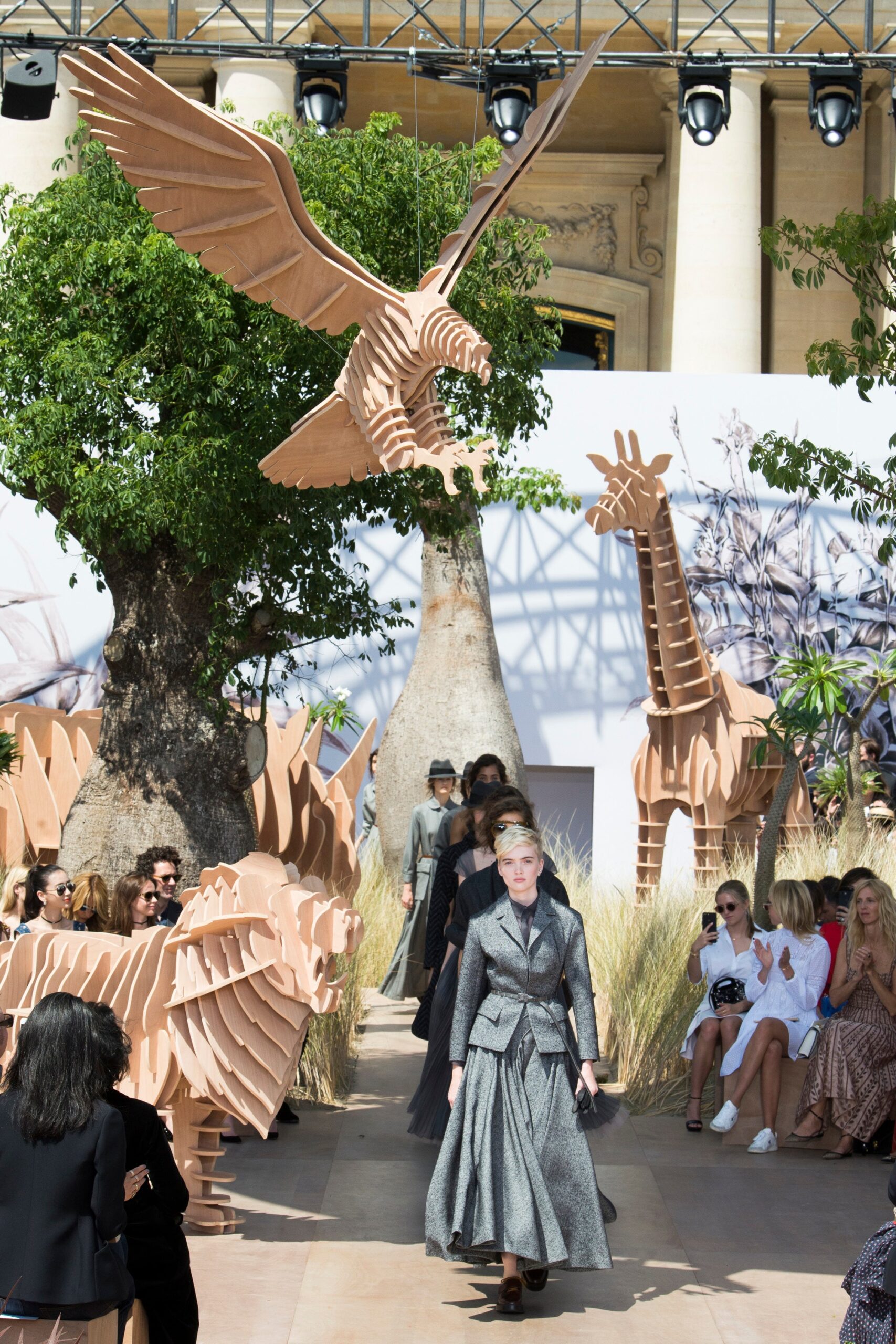 Christian Dior F/W 17 Couture Look 854