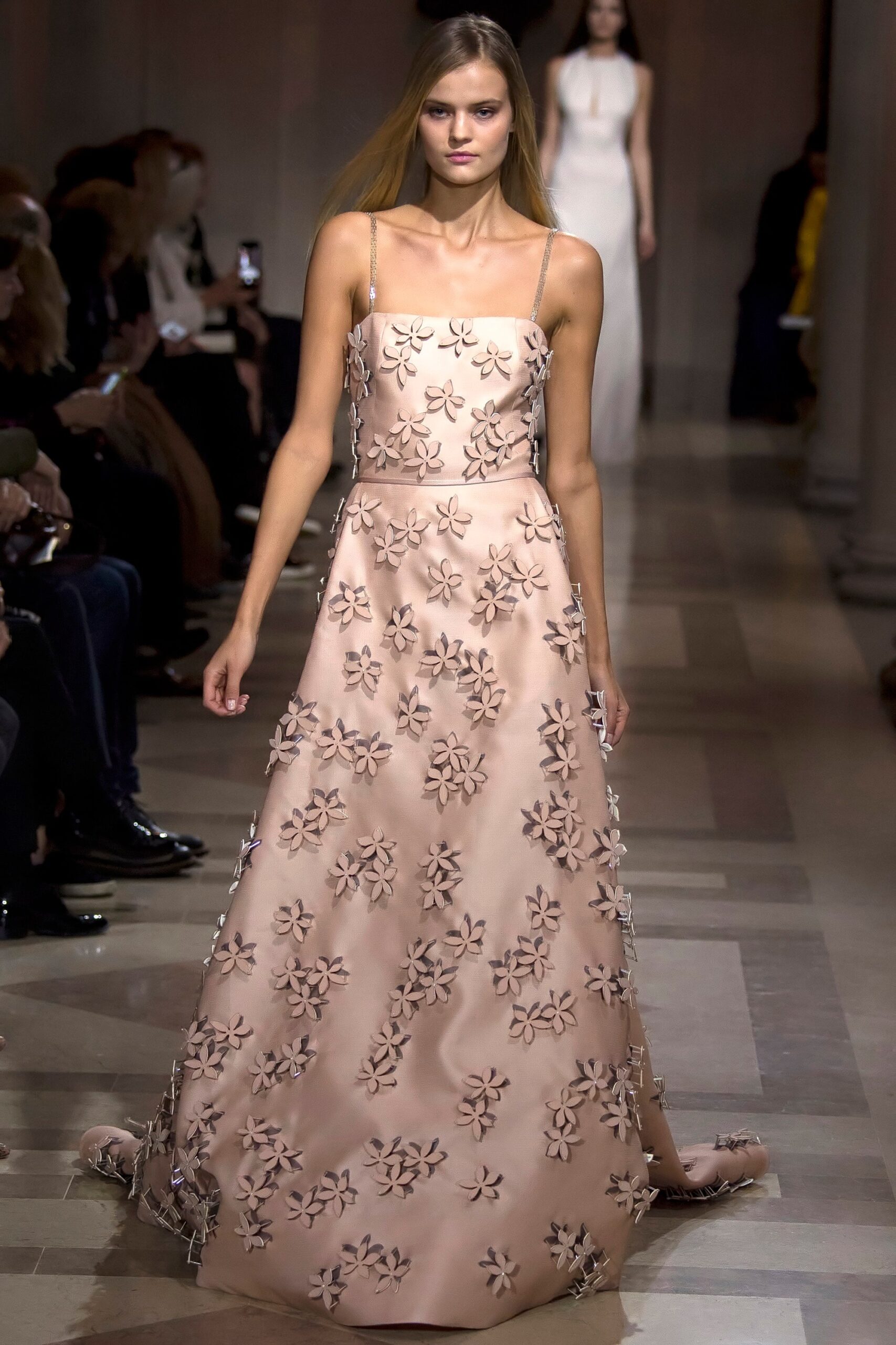 Carolina Herrera F/W 16 Look 203