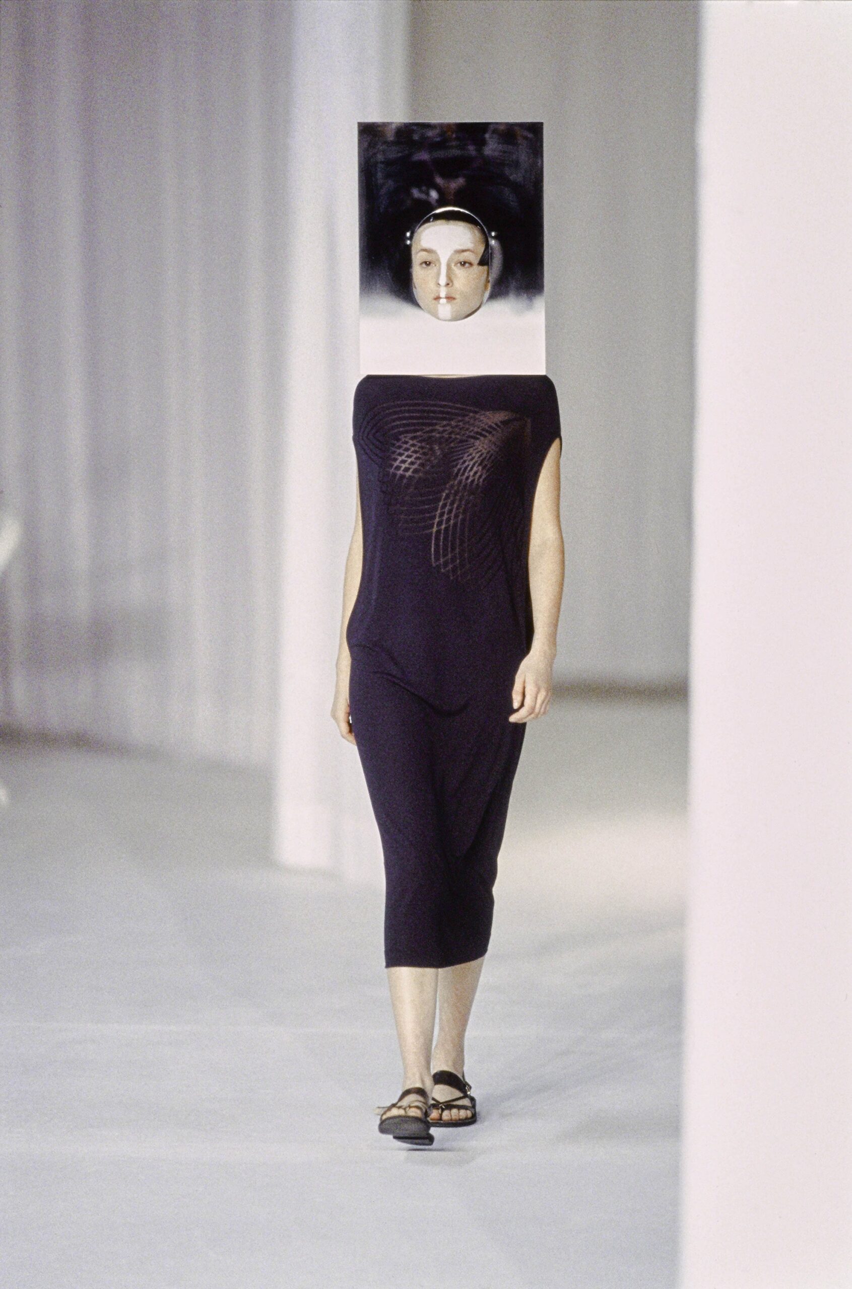 Chalayan S/S 98 Look 207