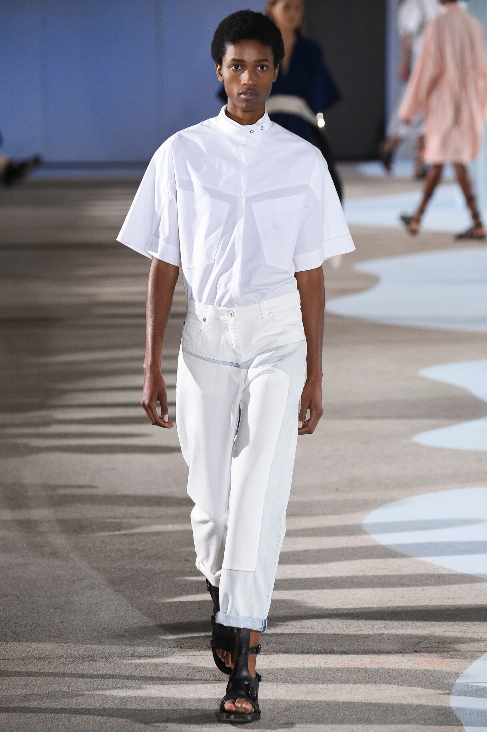 white band-collar short-sleeve shirt