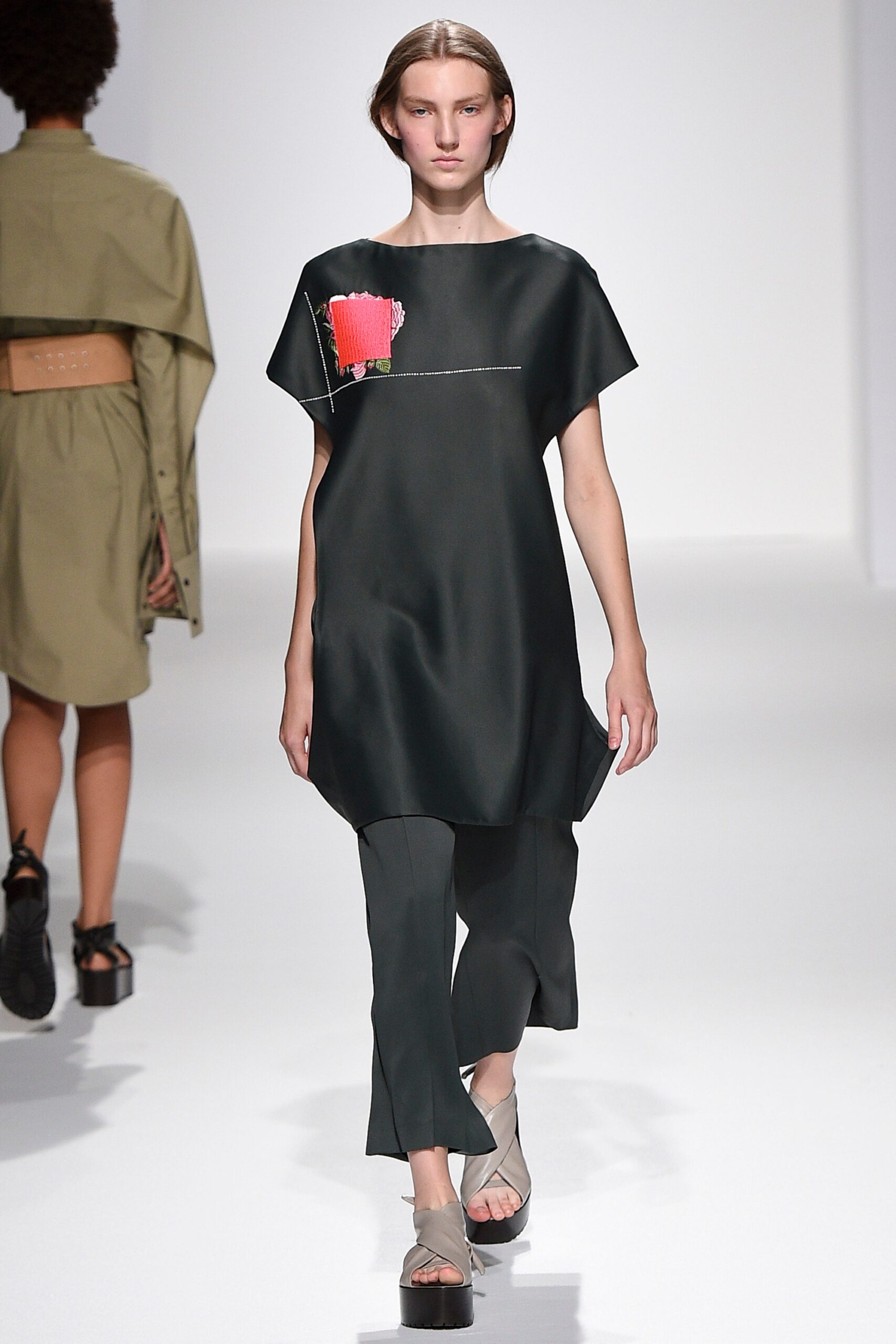 Chalayan S/S 17 Look 287