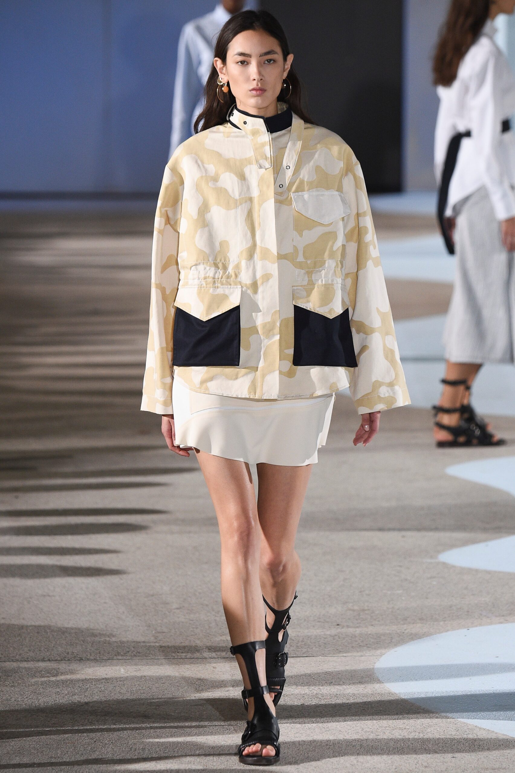 Cédric Charlier S/S 16 Look 374