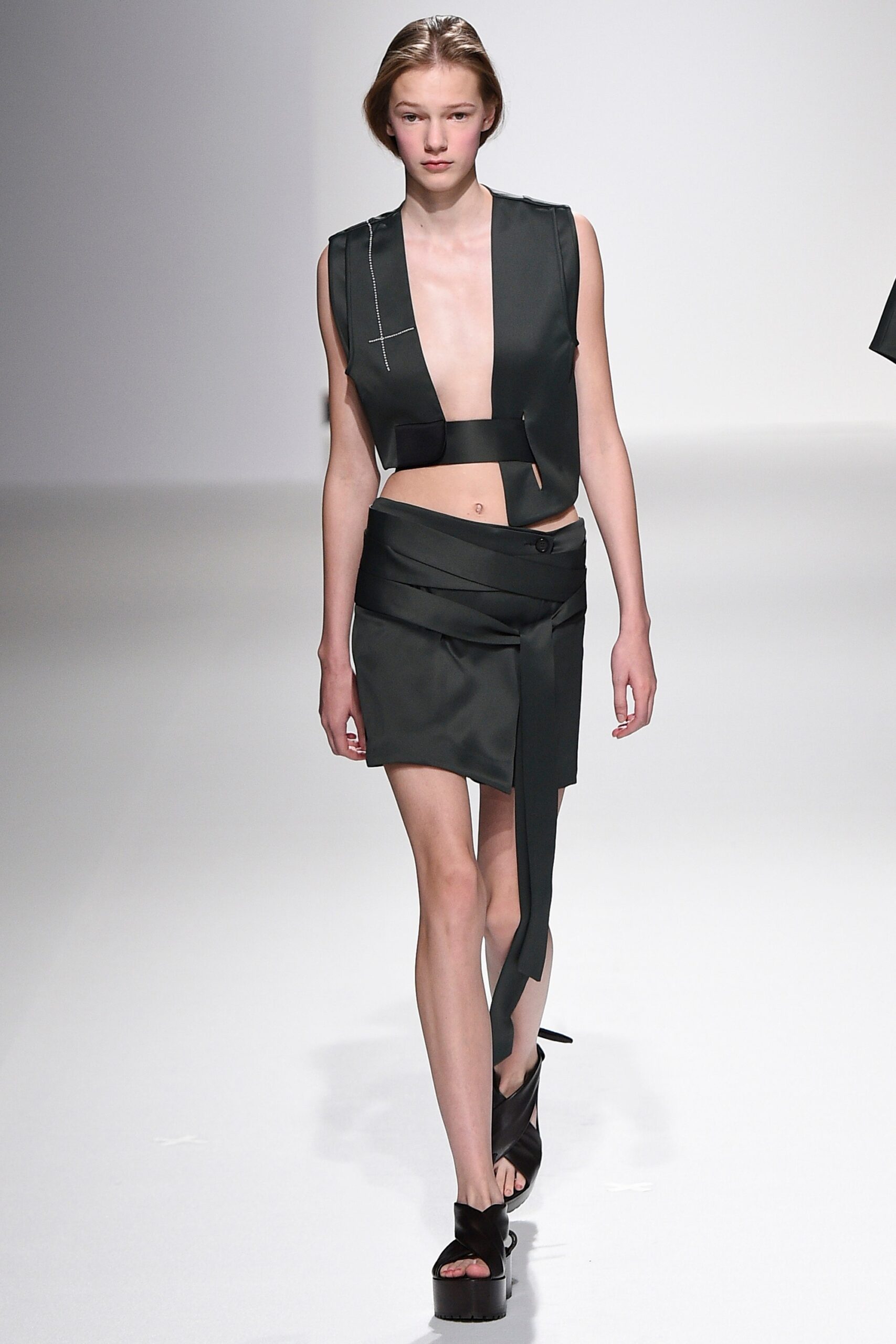 Chalayan S/S 17 Look 303