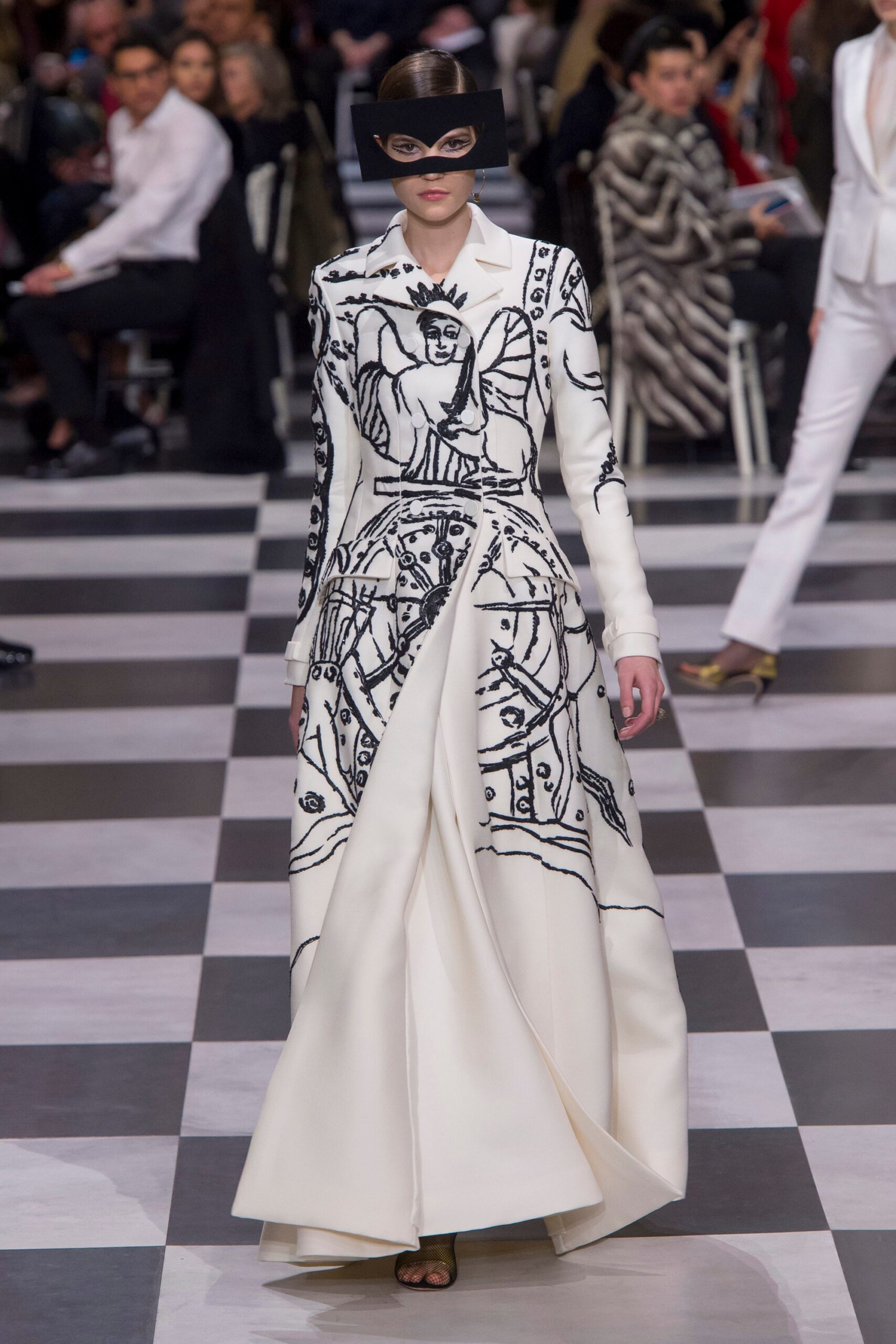 Christian Dior S/S 18 Couture Look 796