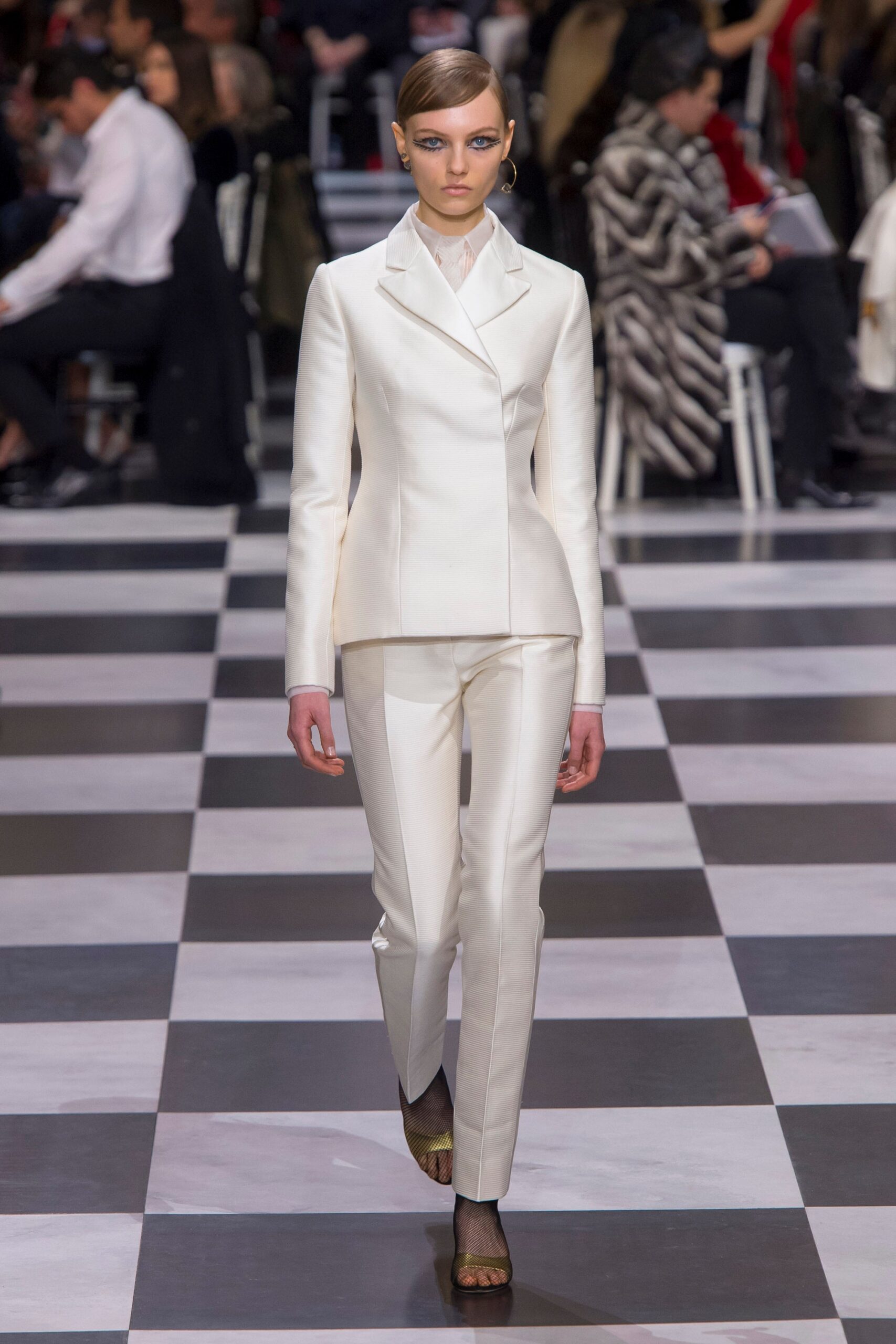 Christian Dior S/S 18 Couture Look 860