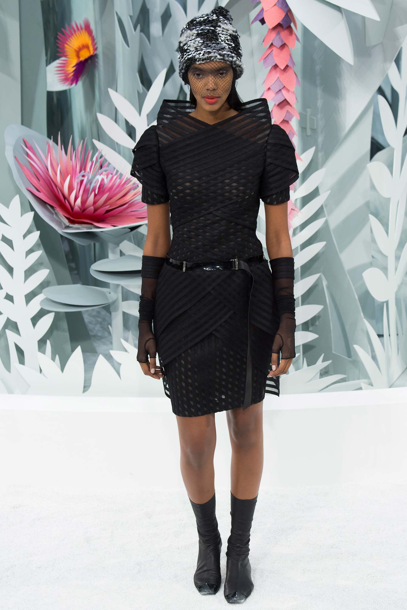 Chanel S/S 15 Couture Look 302