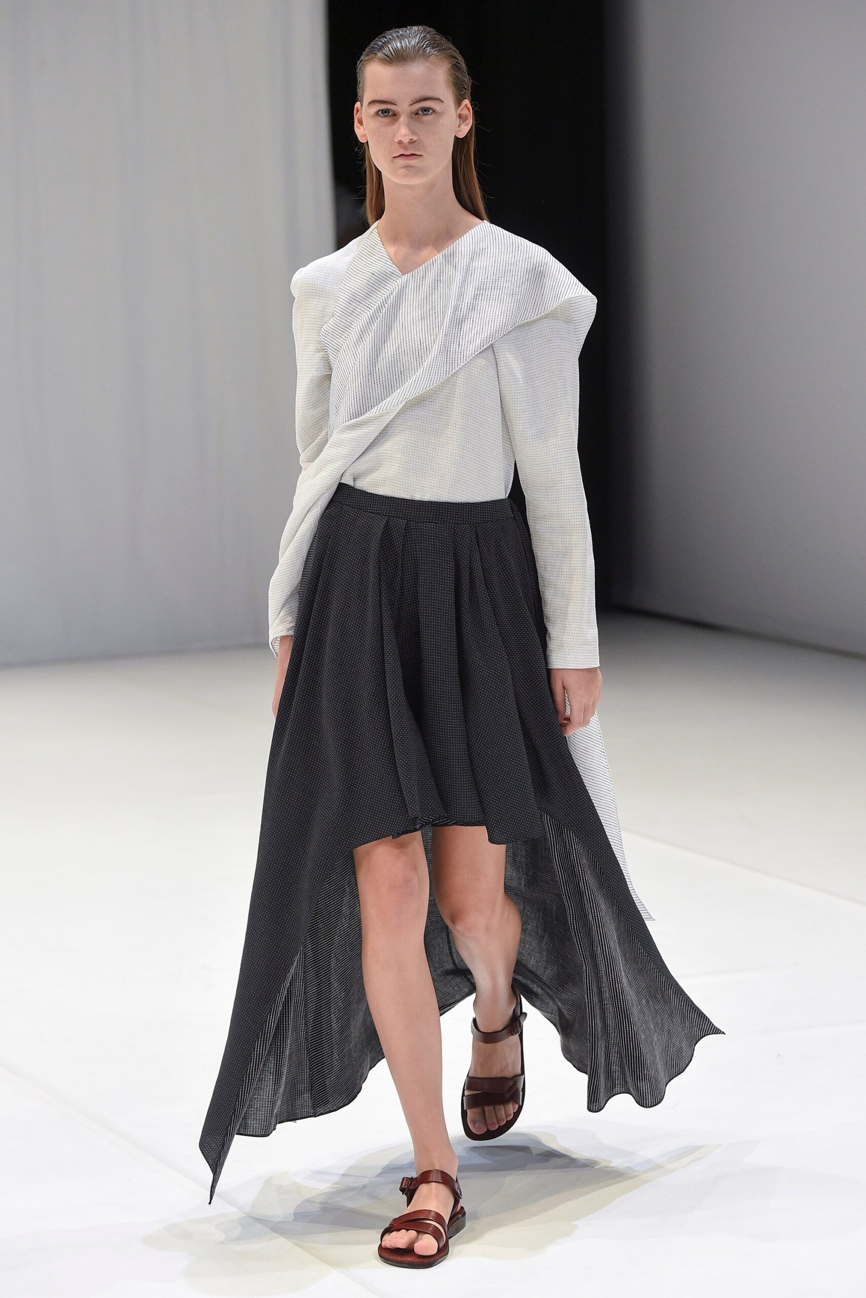 Chalayan S/S 18 Look 133