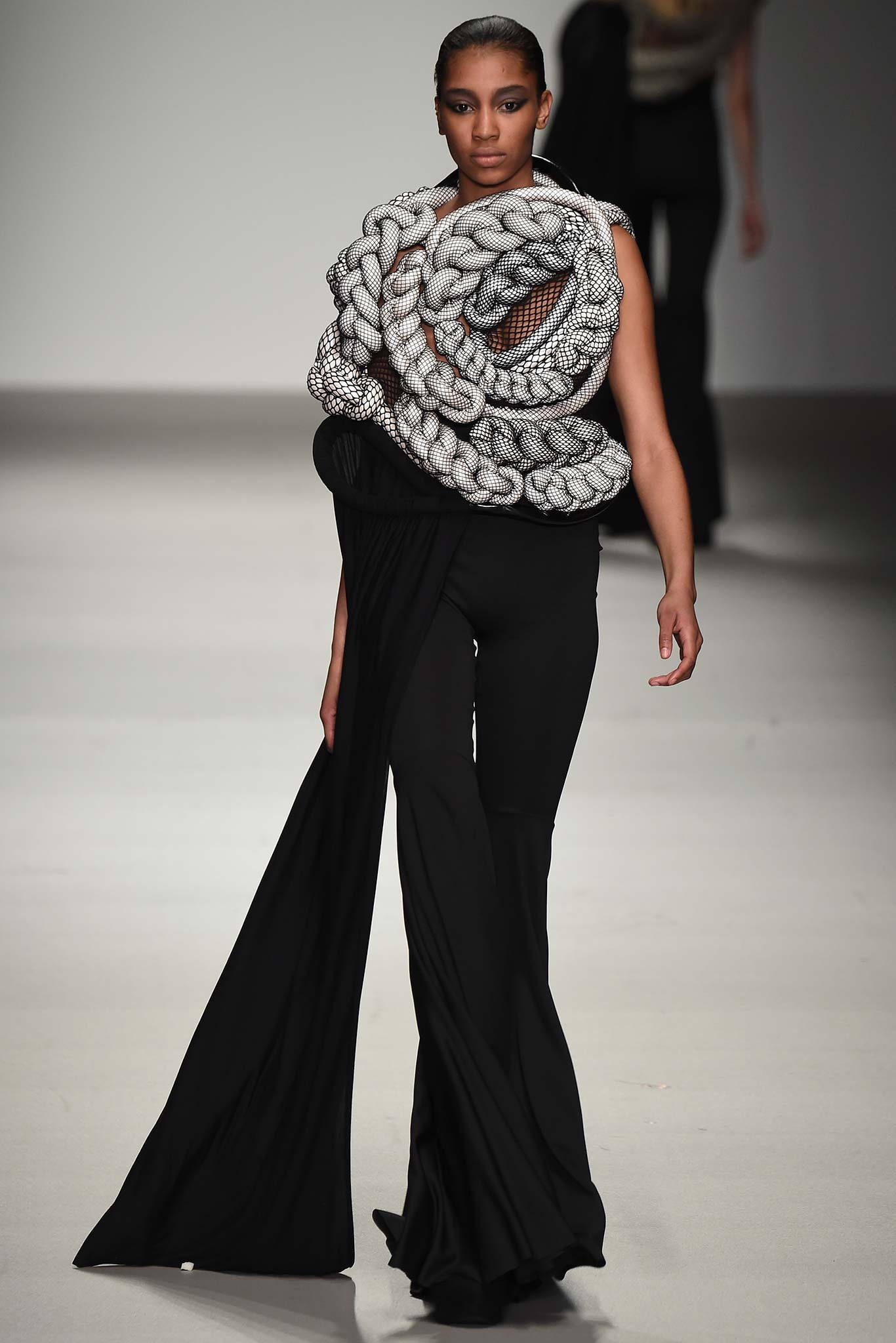 Central Saint Martins F/W 15 Look 85