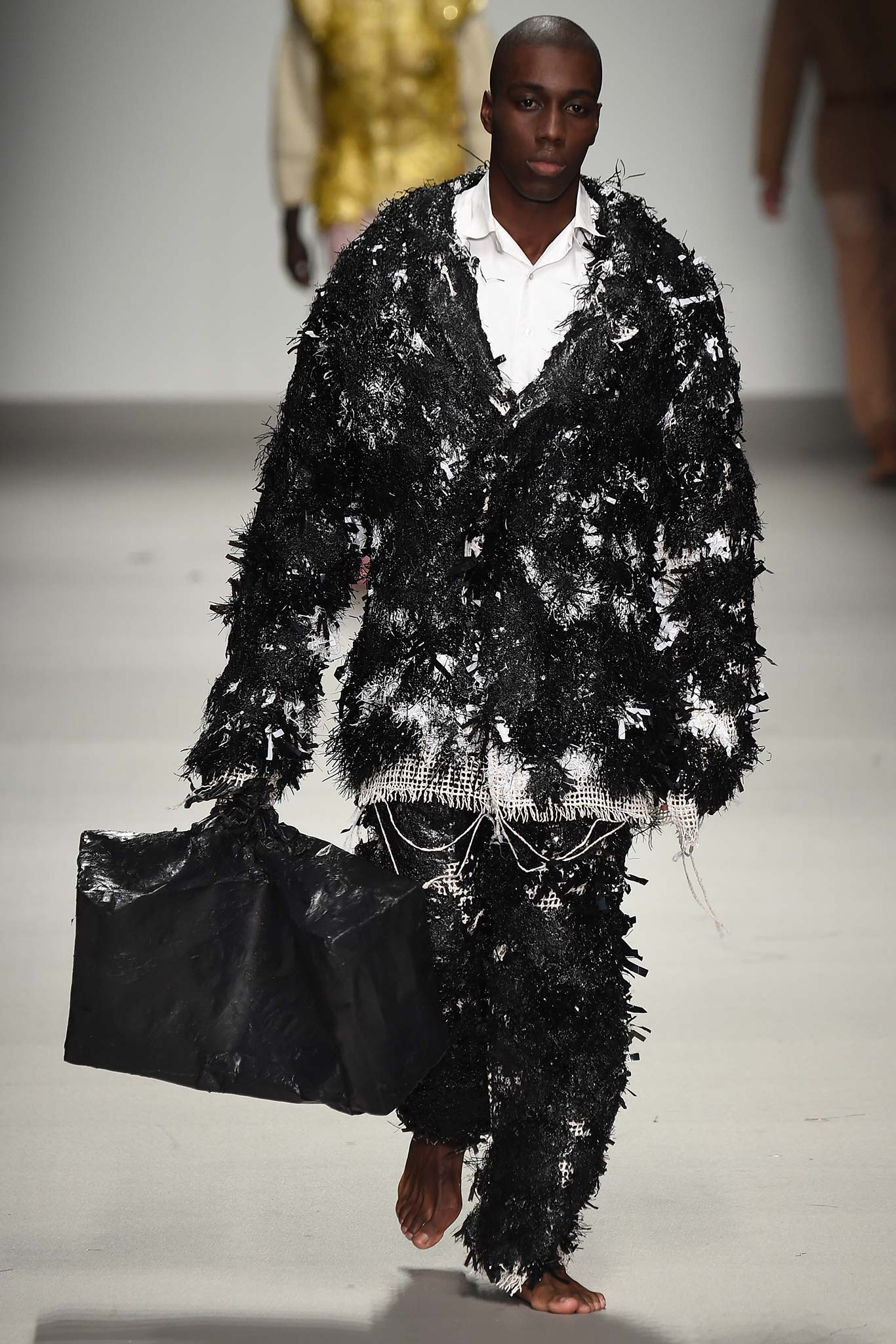Central Saint Martins F/W 15 Look 107