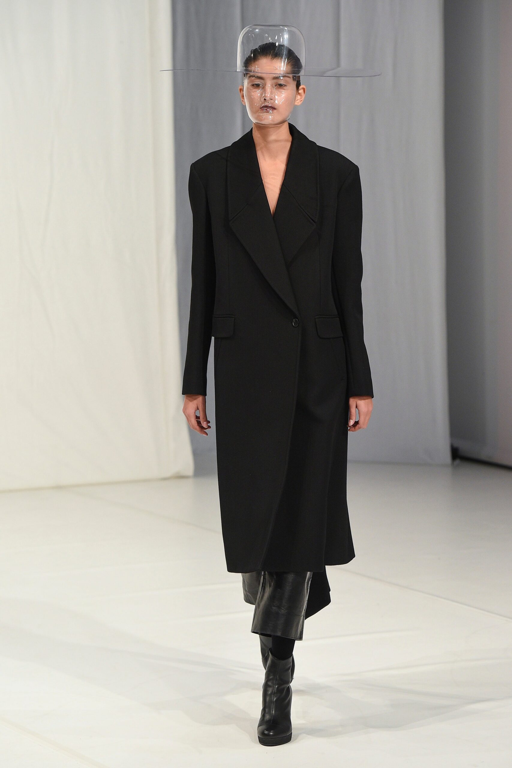 Chalayan F/W 18 Look 332