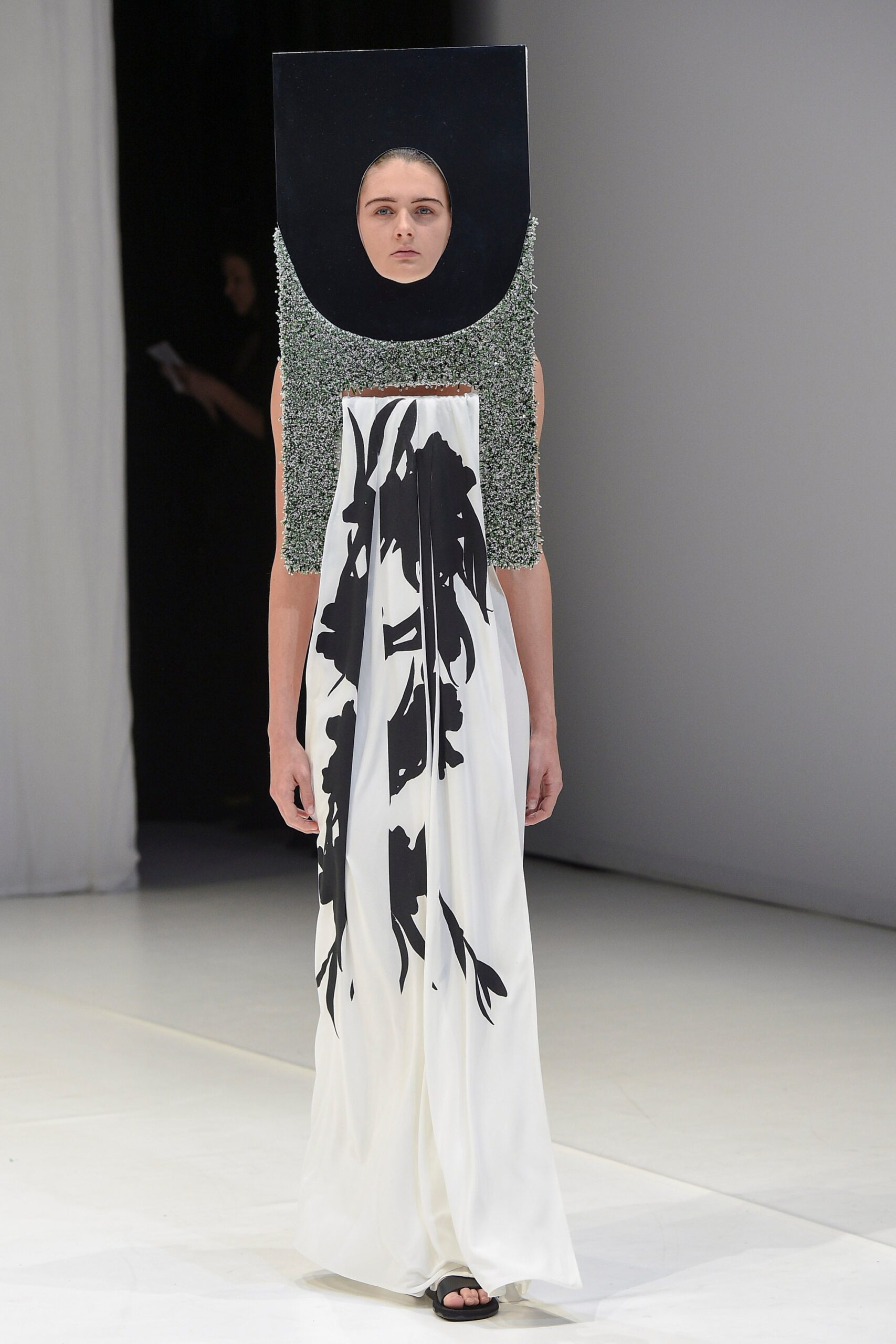 Chalayan S/S 18 Look 563