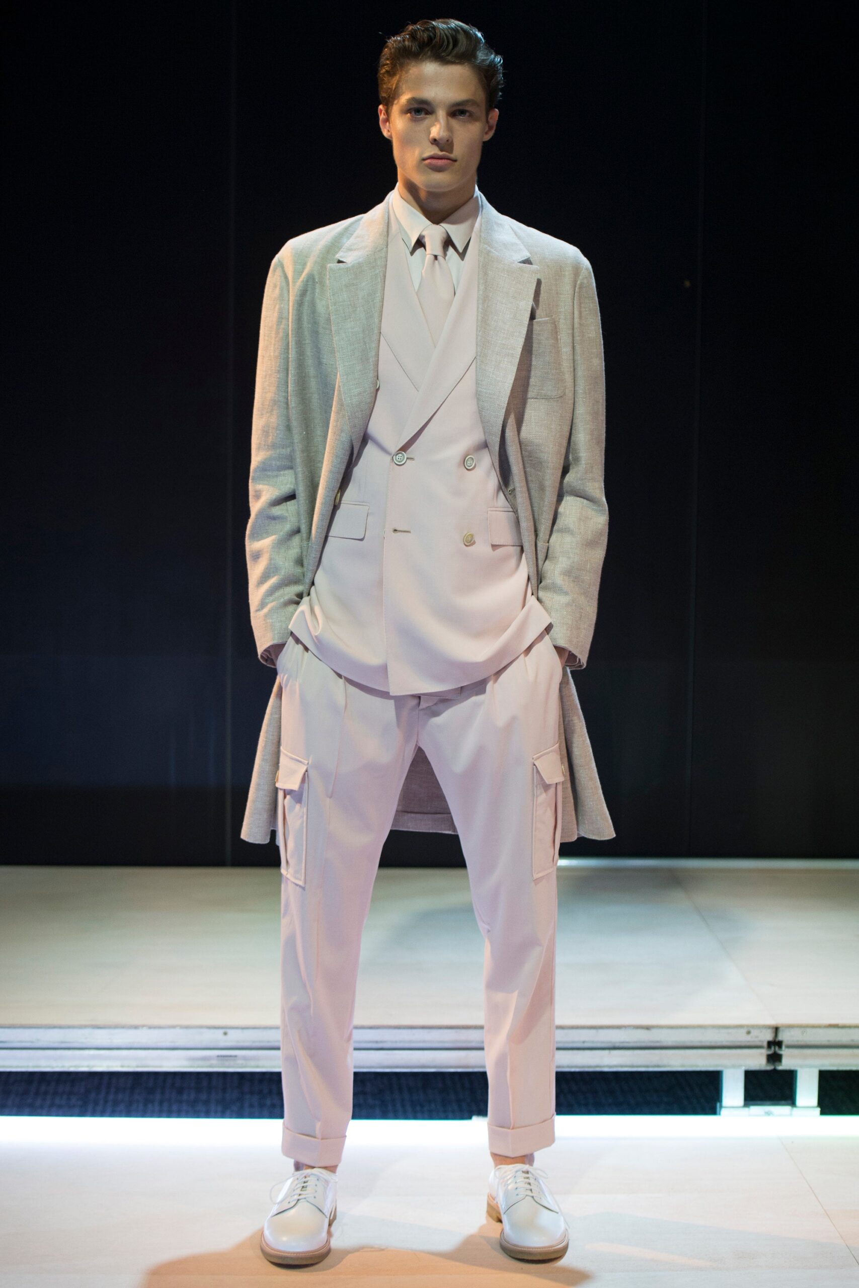 pale pink sleeveless double-breasted blazer